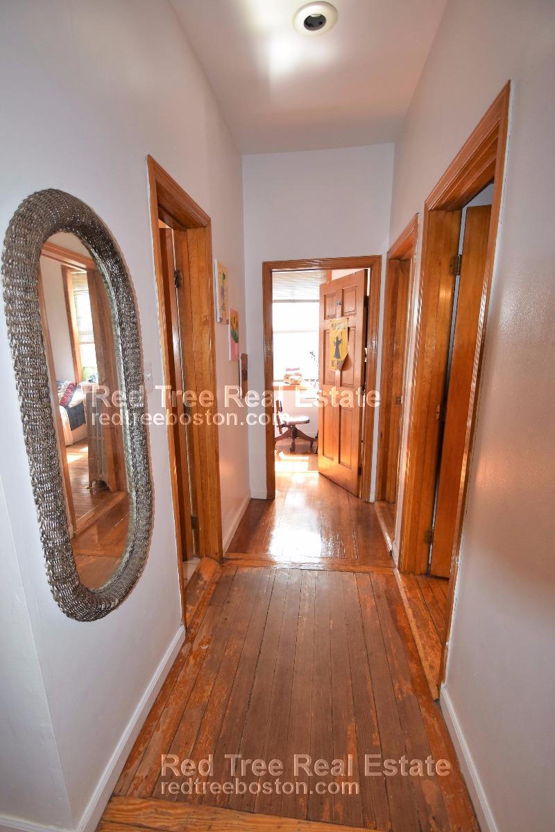 17 Aberdeen St, Fenway