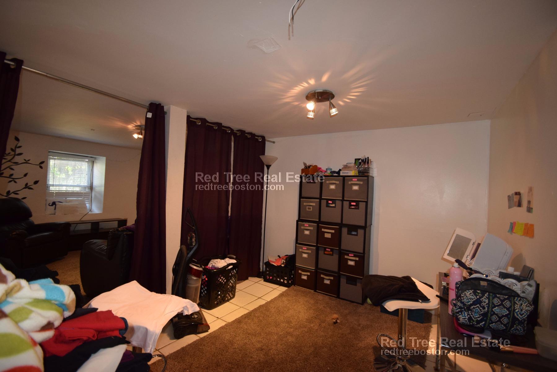 684 Parker St, Mission Hill