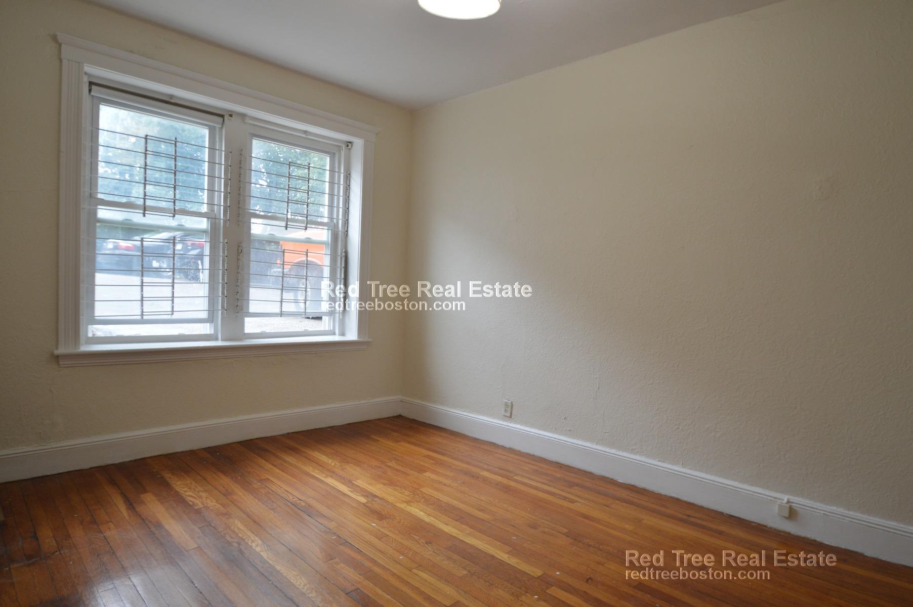 1810 Commonwealth Ave, Brighton