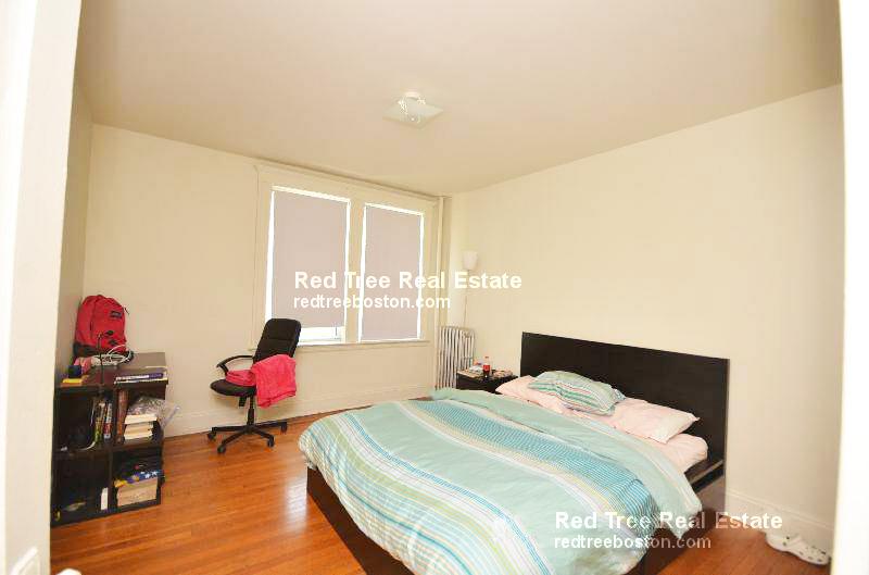 2 bed, 1 bath apartment for rent at 1634 Commonwealth Ave Unit 11, Brighton — photo 4 of 5