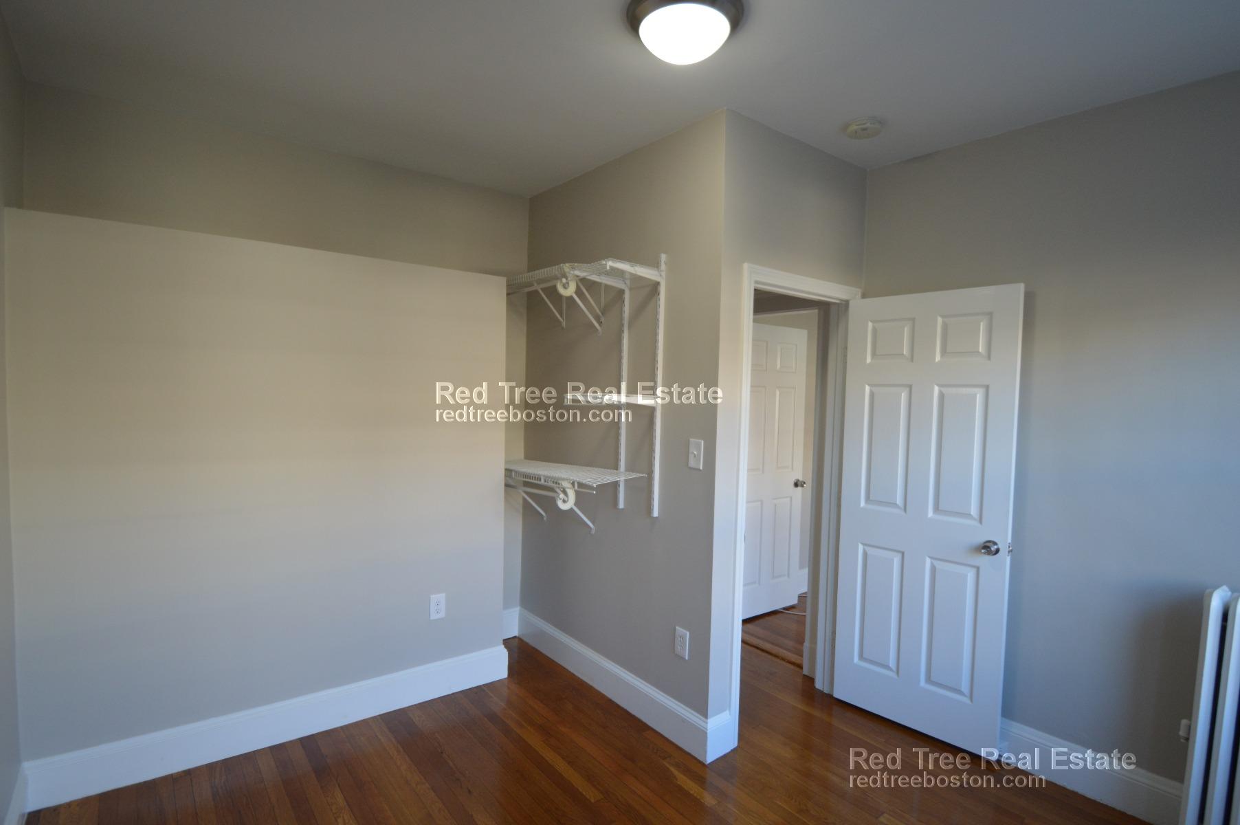 318 Summit Ave, Brighton