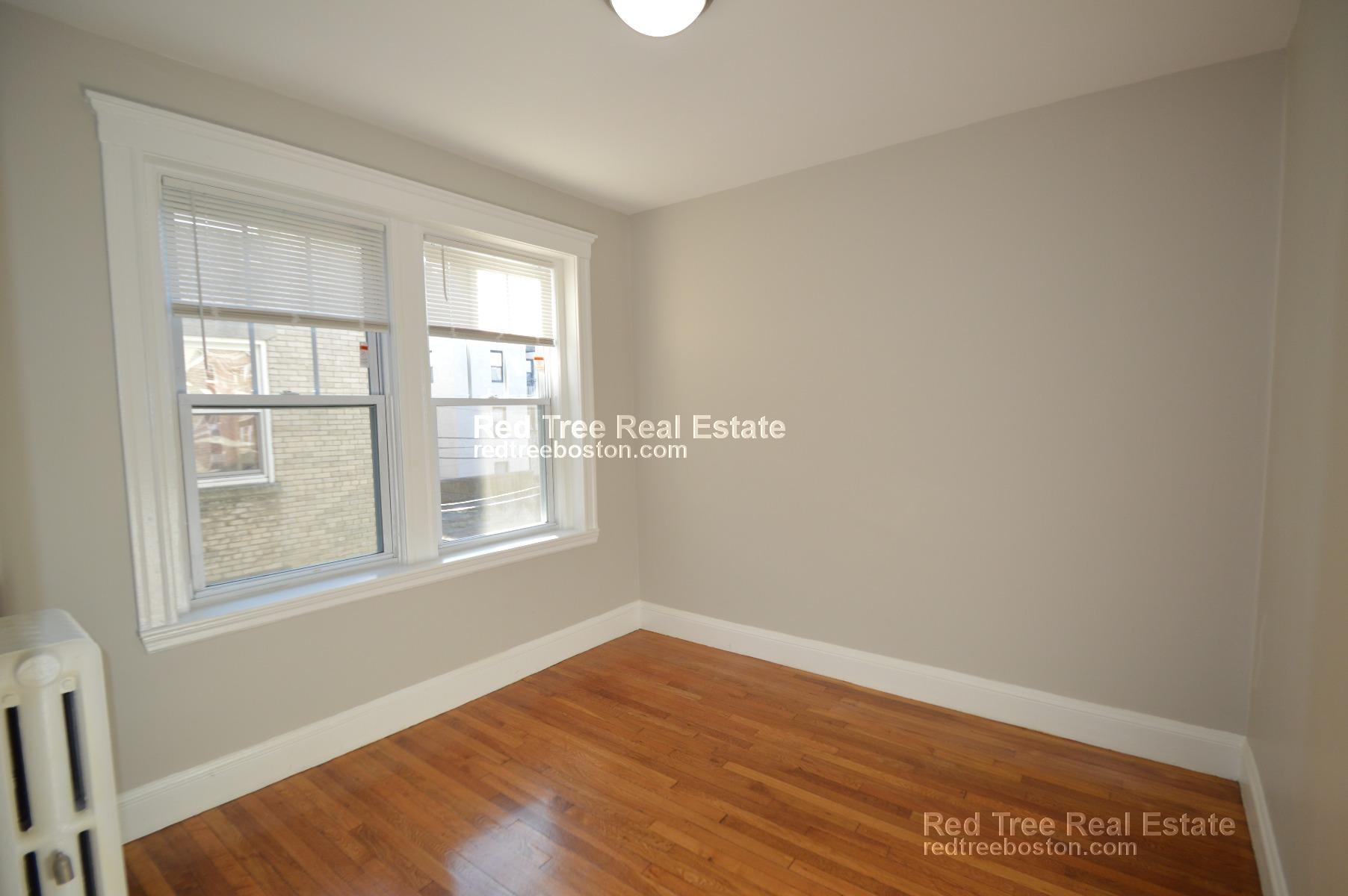 318 Summit Ave, Brighton