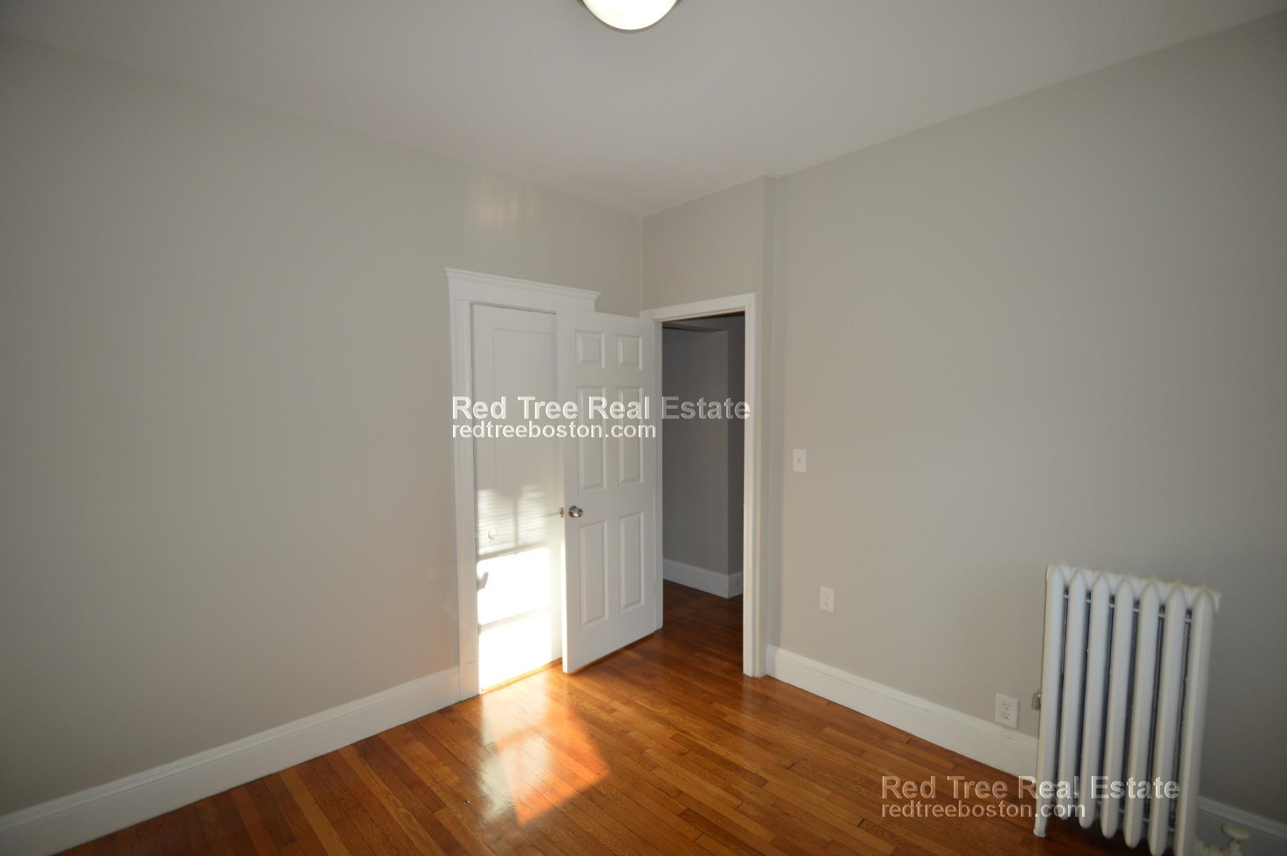 318 Summit Ave, Brighton