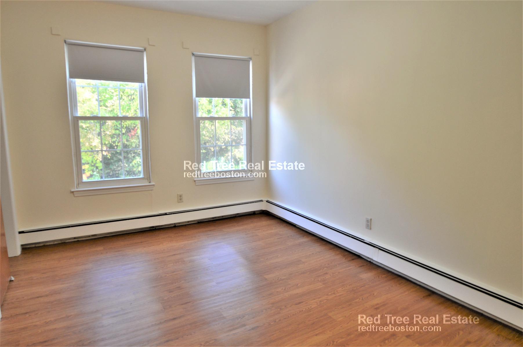 46 South Huntington Ave, Jamaica Plain