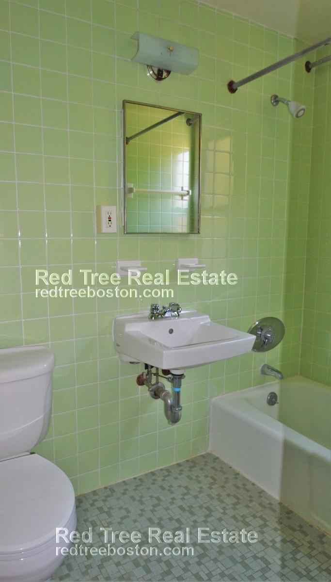 46 South Huntington Ave, Jamaica Plain