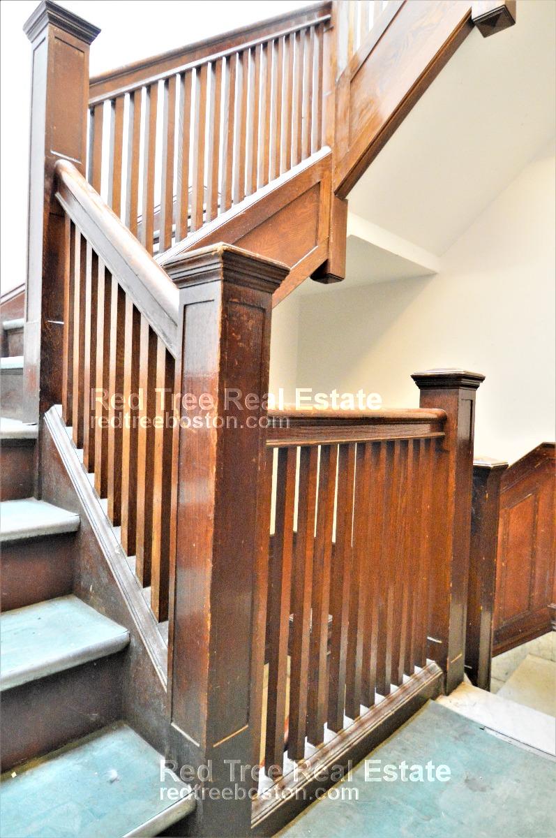 2 bed, 1 bath apartment for rent at 37 Dwight St Unit 6, Coolidge Corner — photo 4 of 7