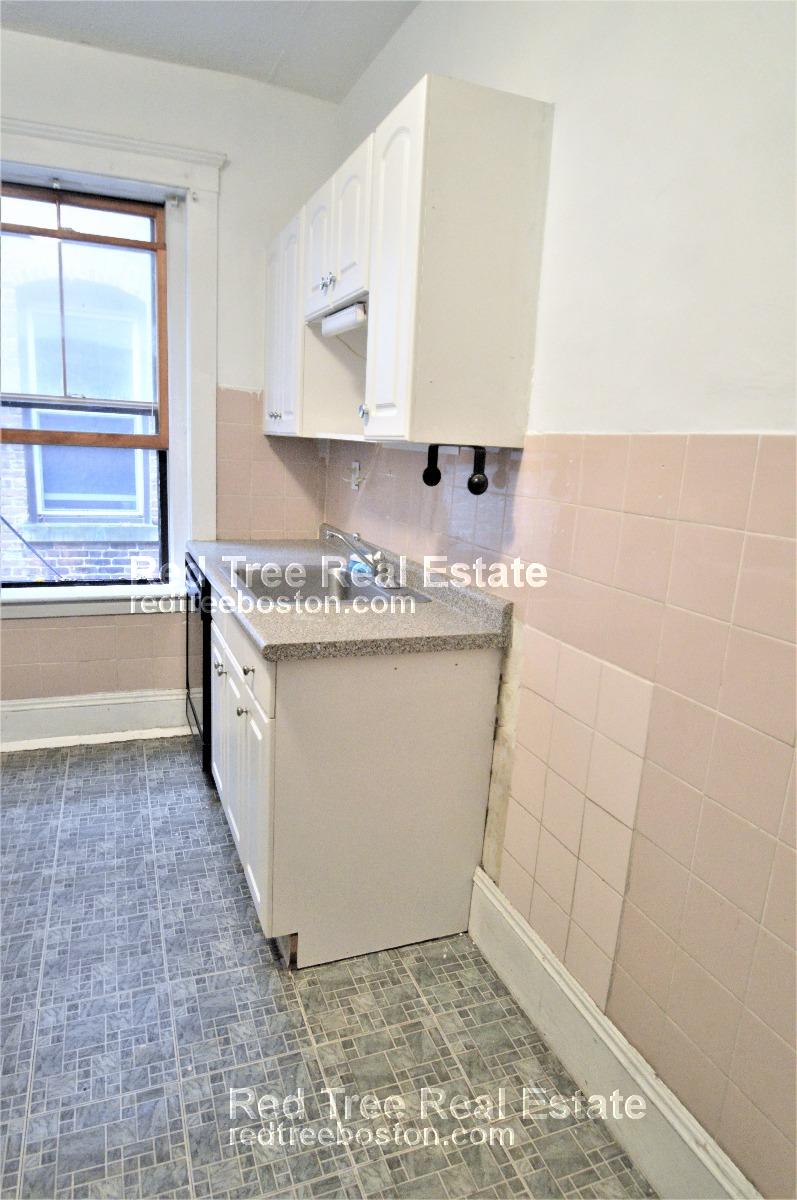 3 bed, 1 bath apartment for rent at 37 Dwight St Unit 3, Coolidge Corner — photo 18 of 30