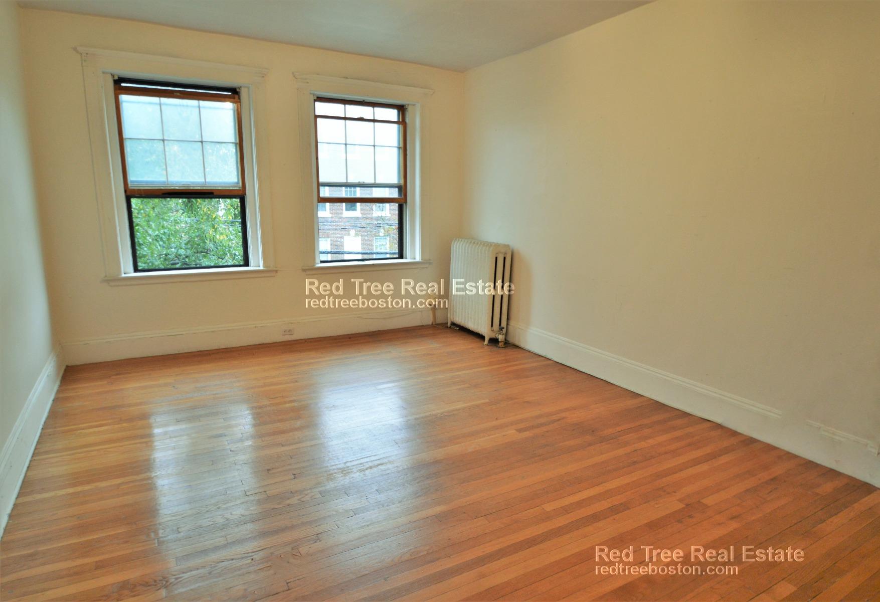 3 bed, 1 bath apartment for rent at 37 Dwight St Unit 3, Coolidge Corner — photo 2 of 30