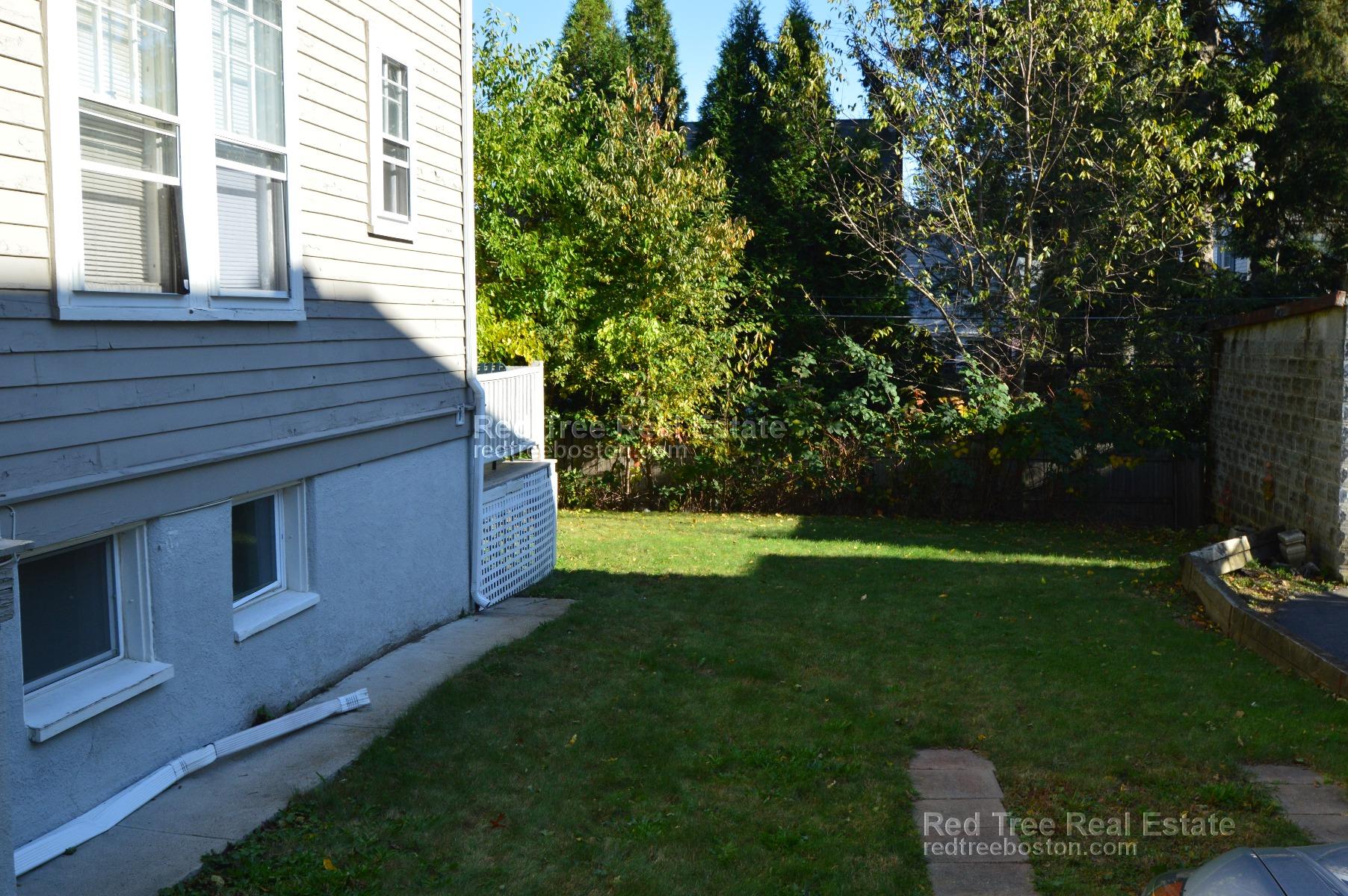 5 bed, 2 bath apartment for rent at 24 Crosby Rd Unit 1, Newton — photo 23 of 32