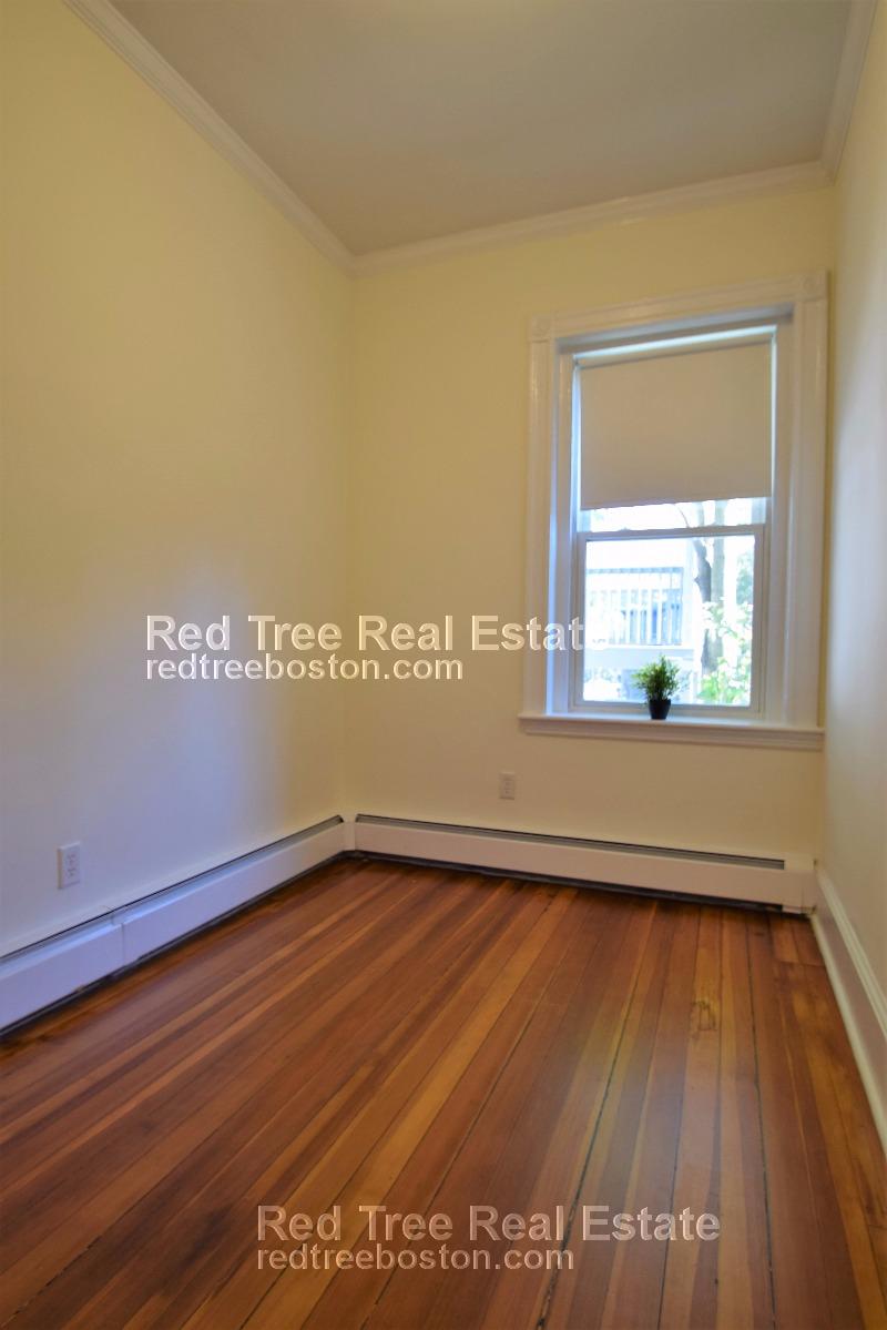 21 Fairbanks St, Coolidge Corner