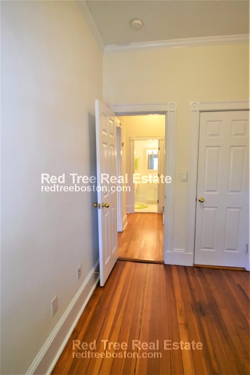 21 Fairbanks St, Coolidge Corner