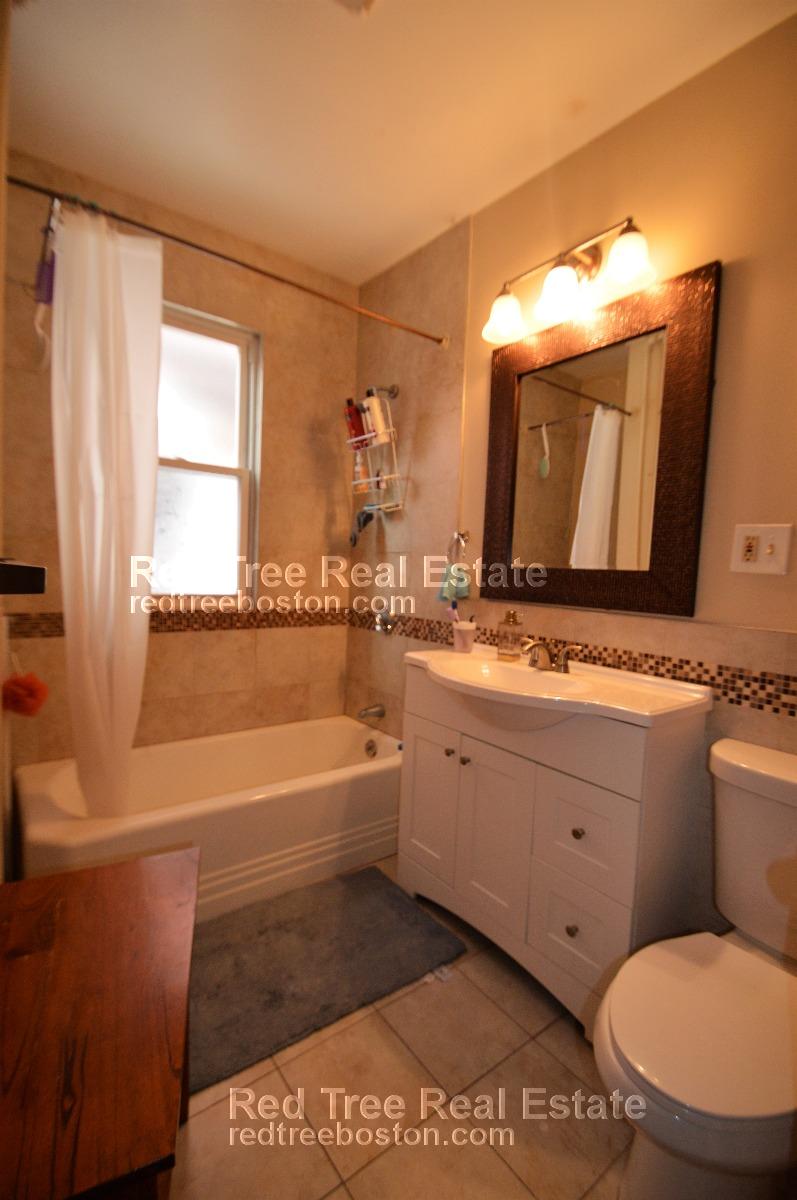 3 bed, 1 bath apartment for rent at 156 Calumet St Unit 1, Mission Hill — photo 7 of 15