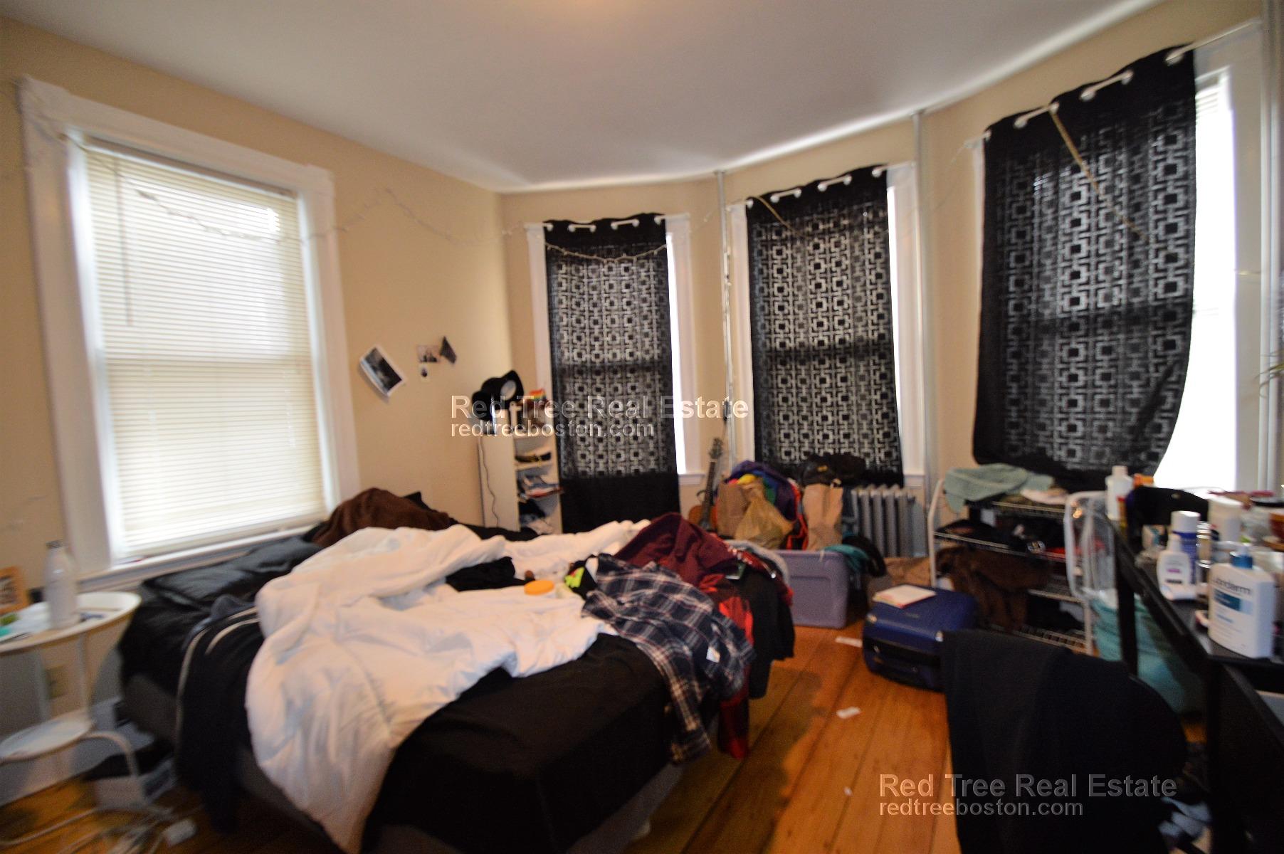 3 bed, 1 bath apartment for rent at 156 Calumet St Unit 1, Mission Hill — photo 13 of 15