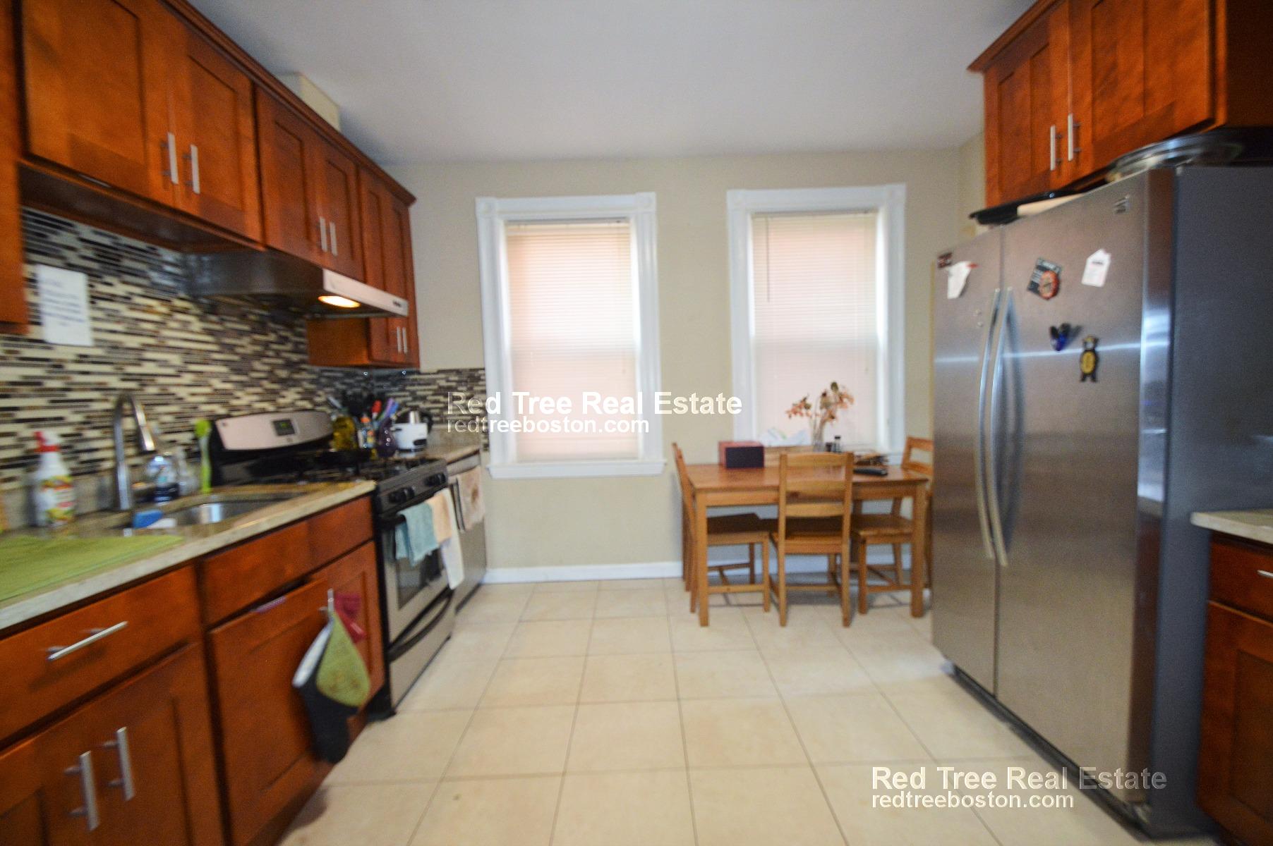 3 bed, 1 bath apartment for rent at 156 Calumet St Unit 1, Mission Hill — photo 2 of 15