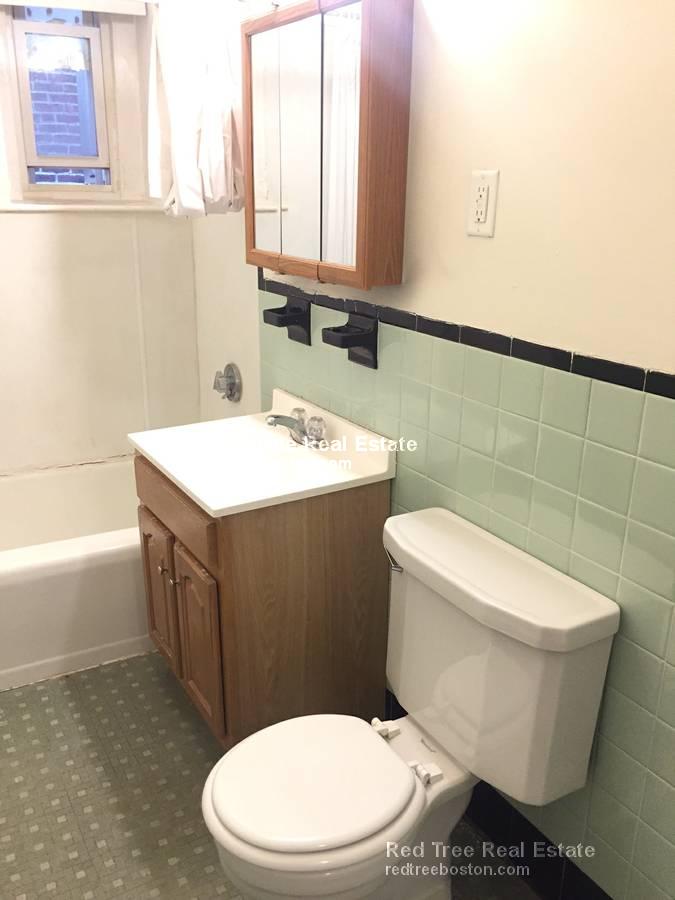 1595 Beacon St, Brookline