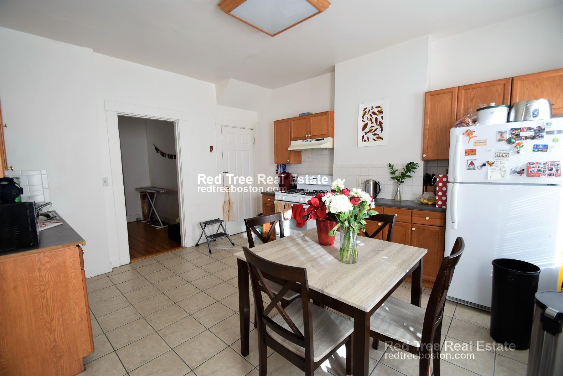 25 Pratt St, Allston