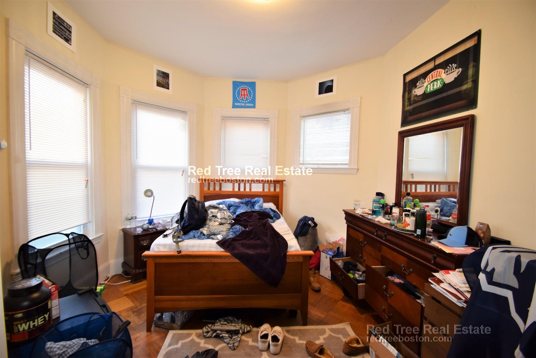 48 Ashford St, Allston