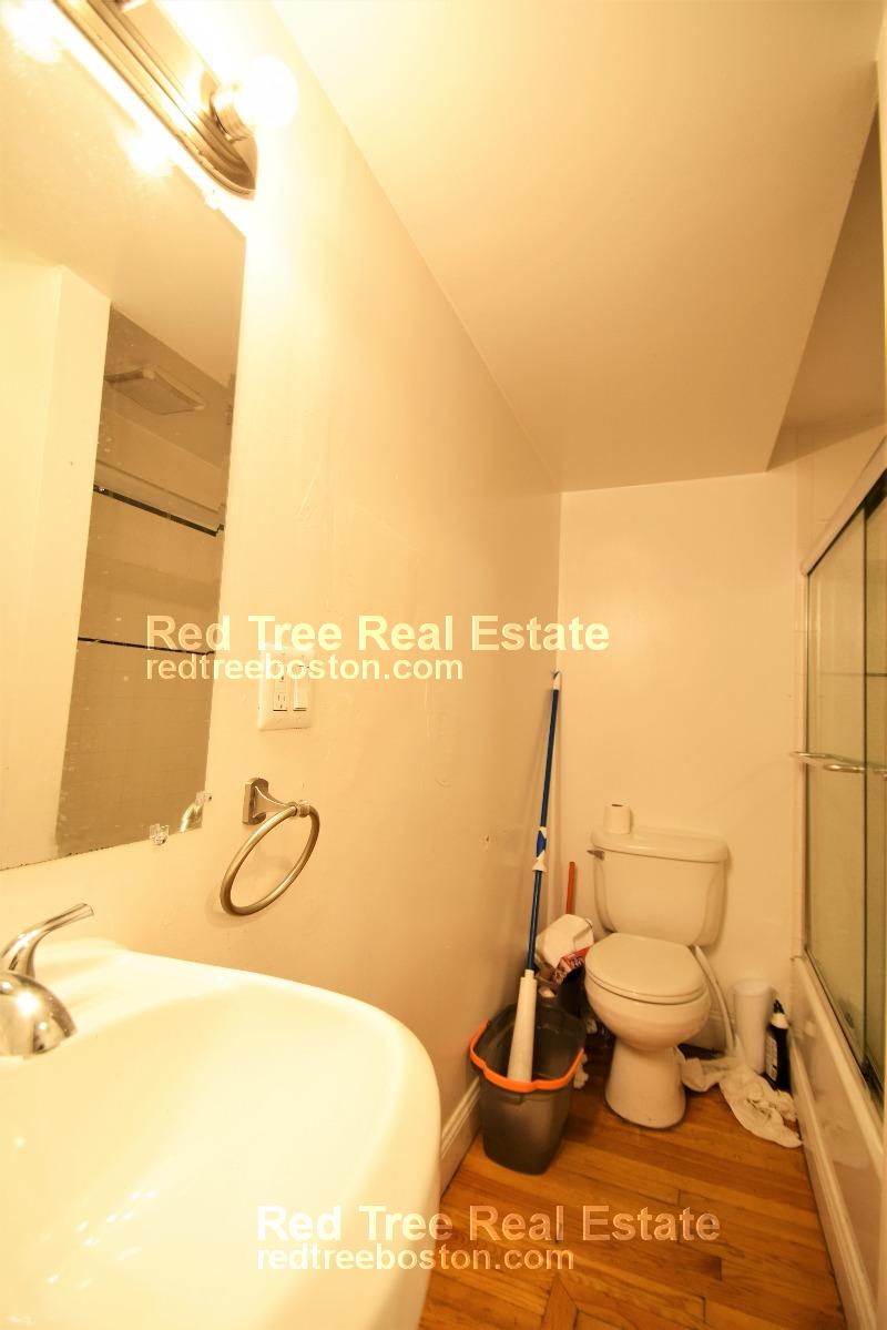 48 Ashford St, Allston