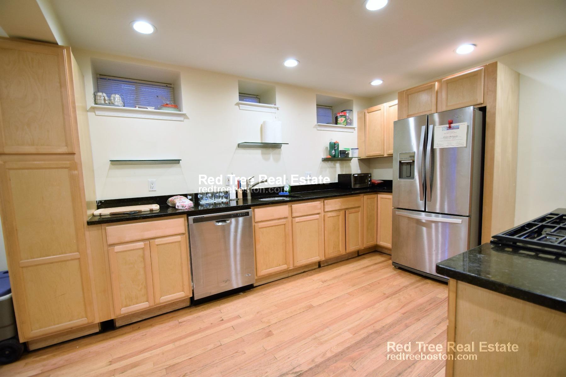 48 Ashford St, Allston