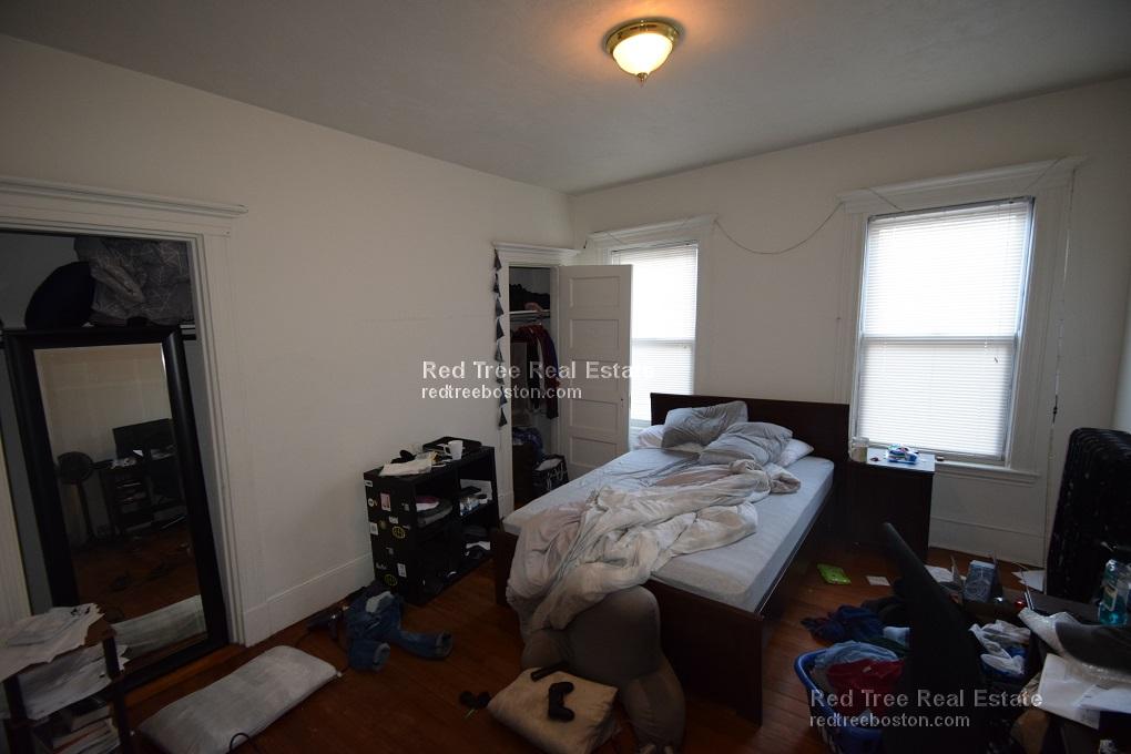 42 Brainerd Rd, Brighton