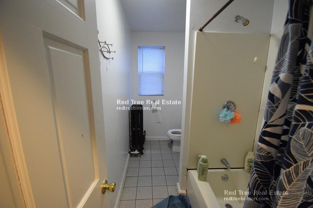 42 Brainerd Rd, Brighton