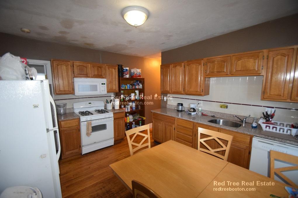 42 Brainerd Rd, Brighton