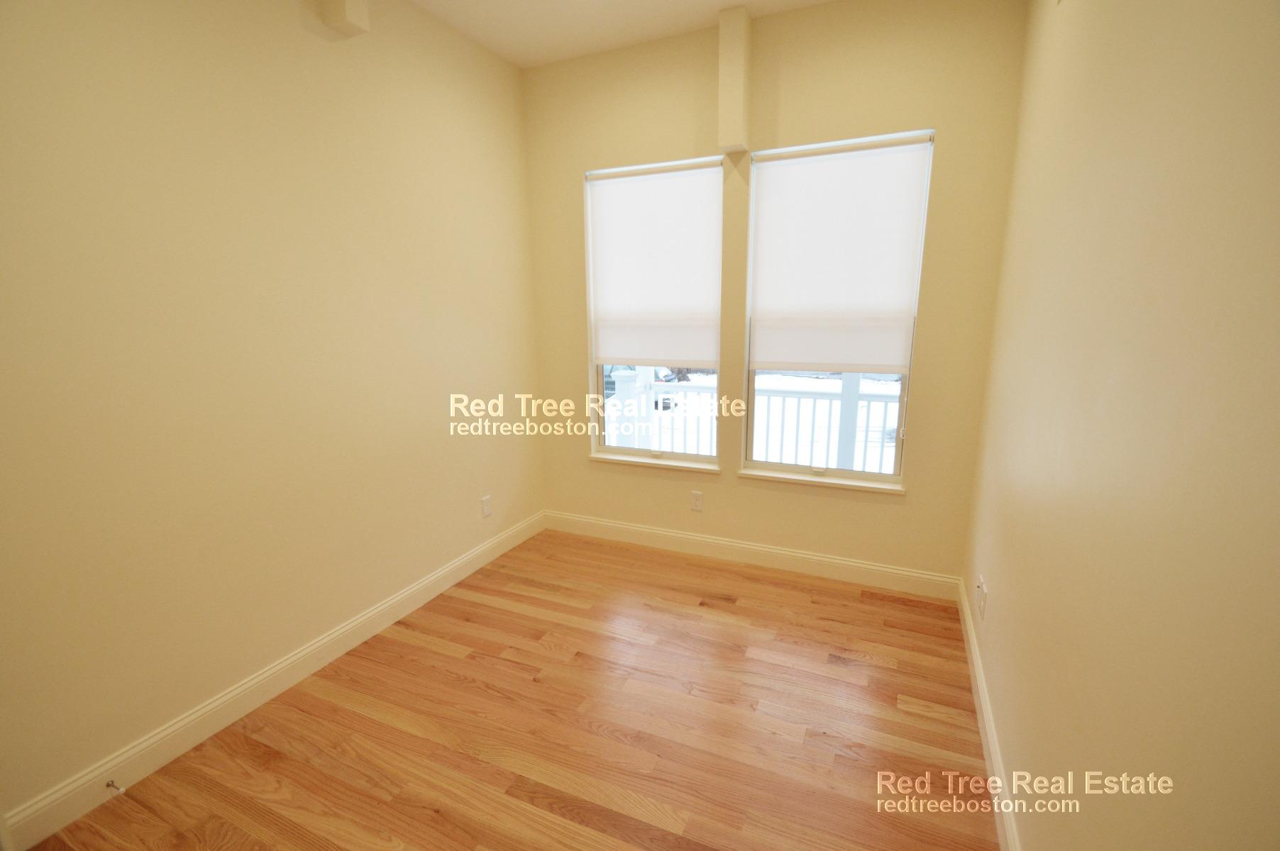 379 Harvard St, Mid-Cambridge