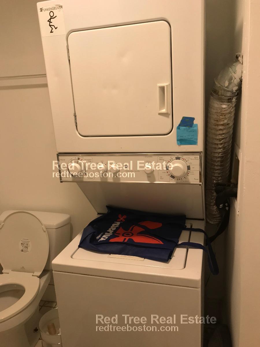 878 Huntington Ave, Mission Hill