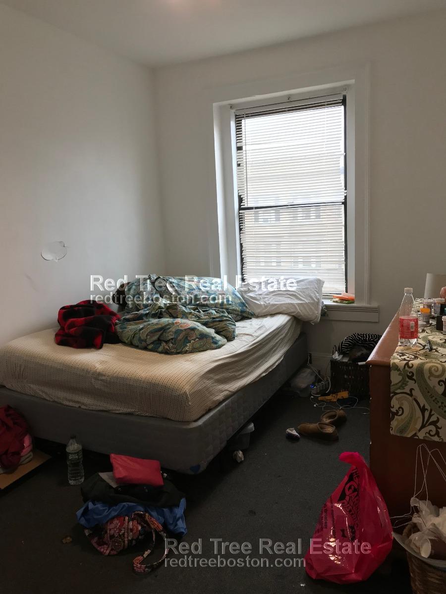 878 Huntington Ave, Mission Hill