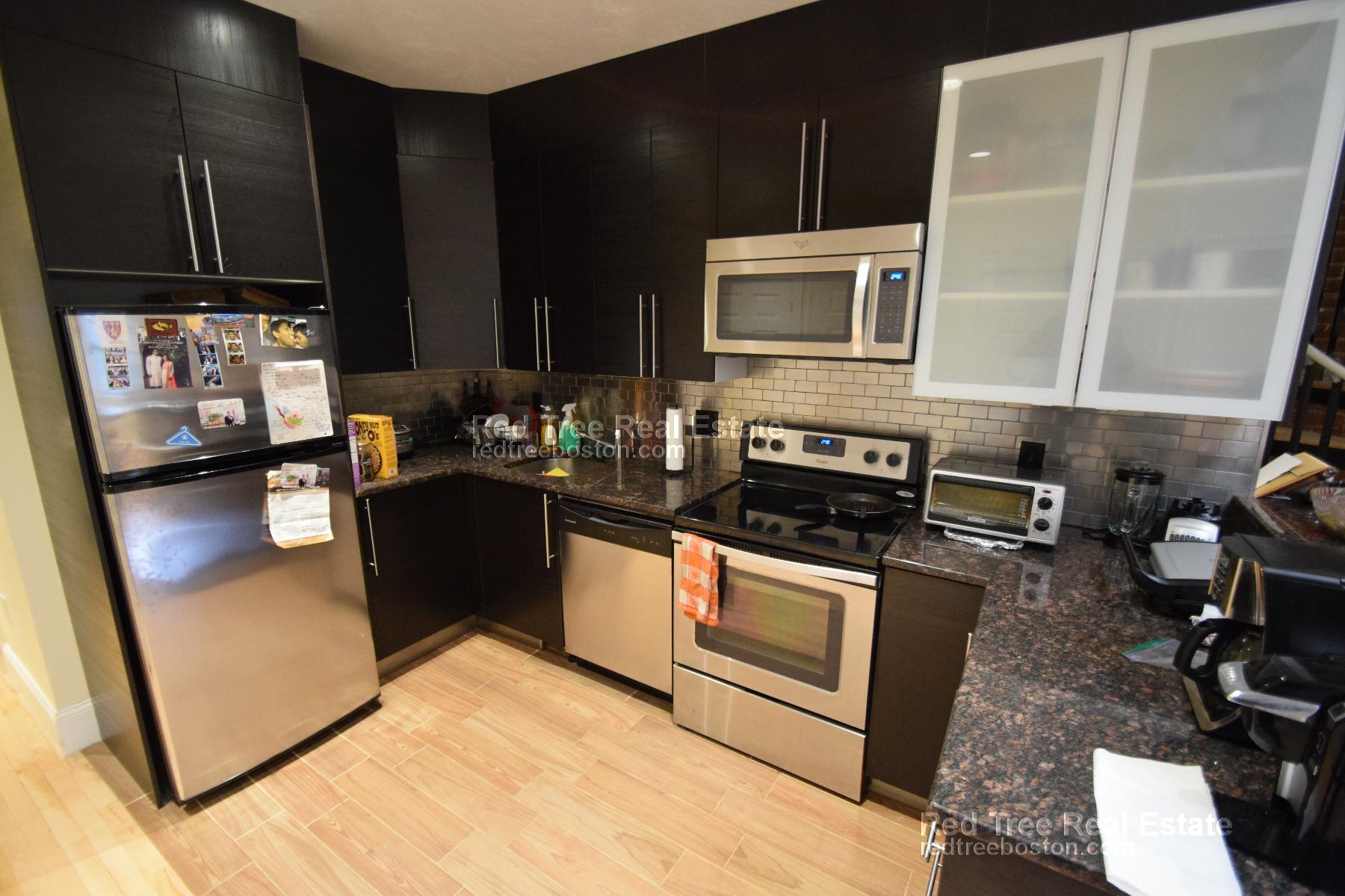 1203 Beacon St, Coolidge Corner