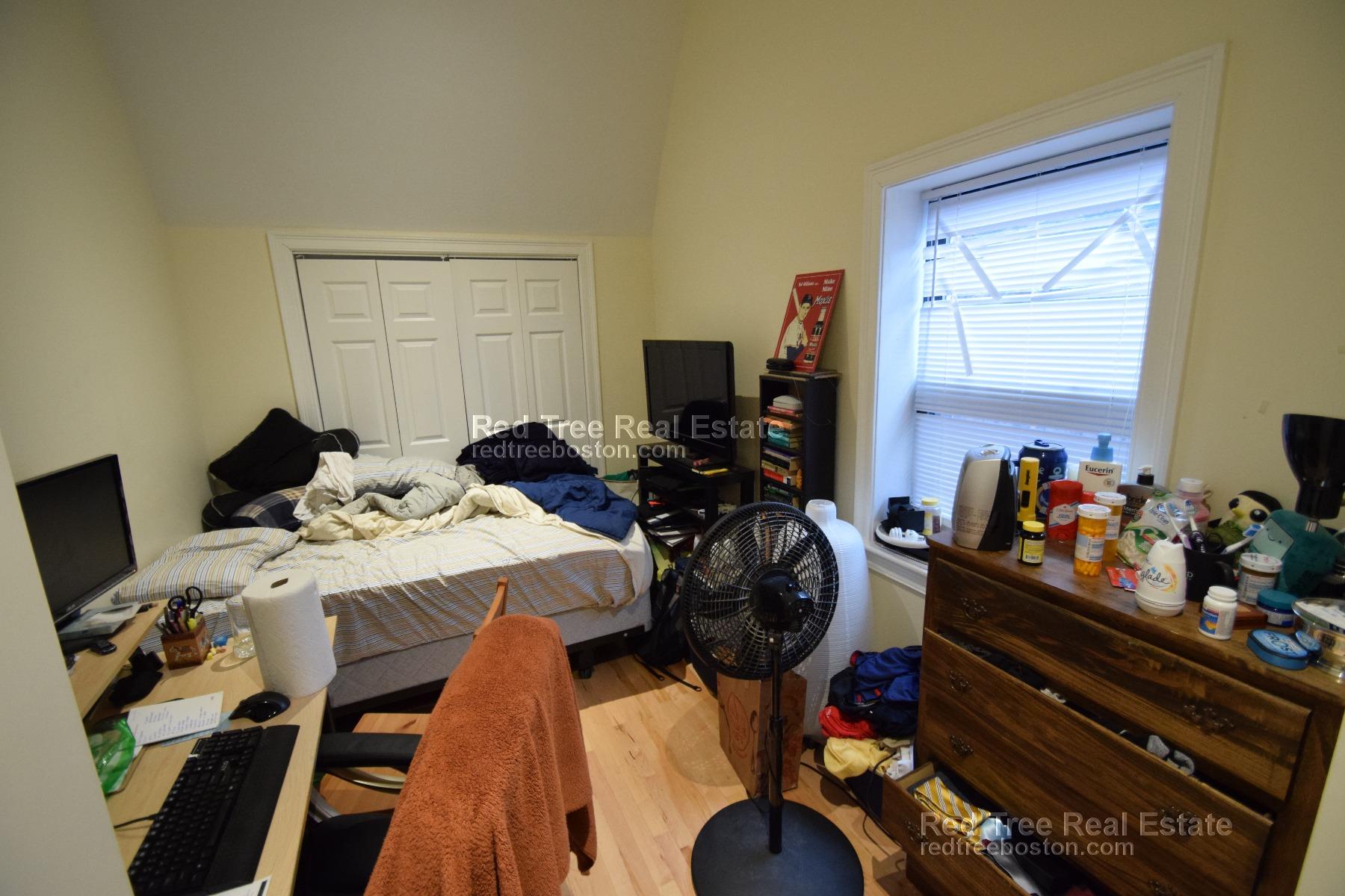 1203 Beacon St, Coolidge Corner