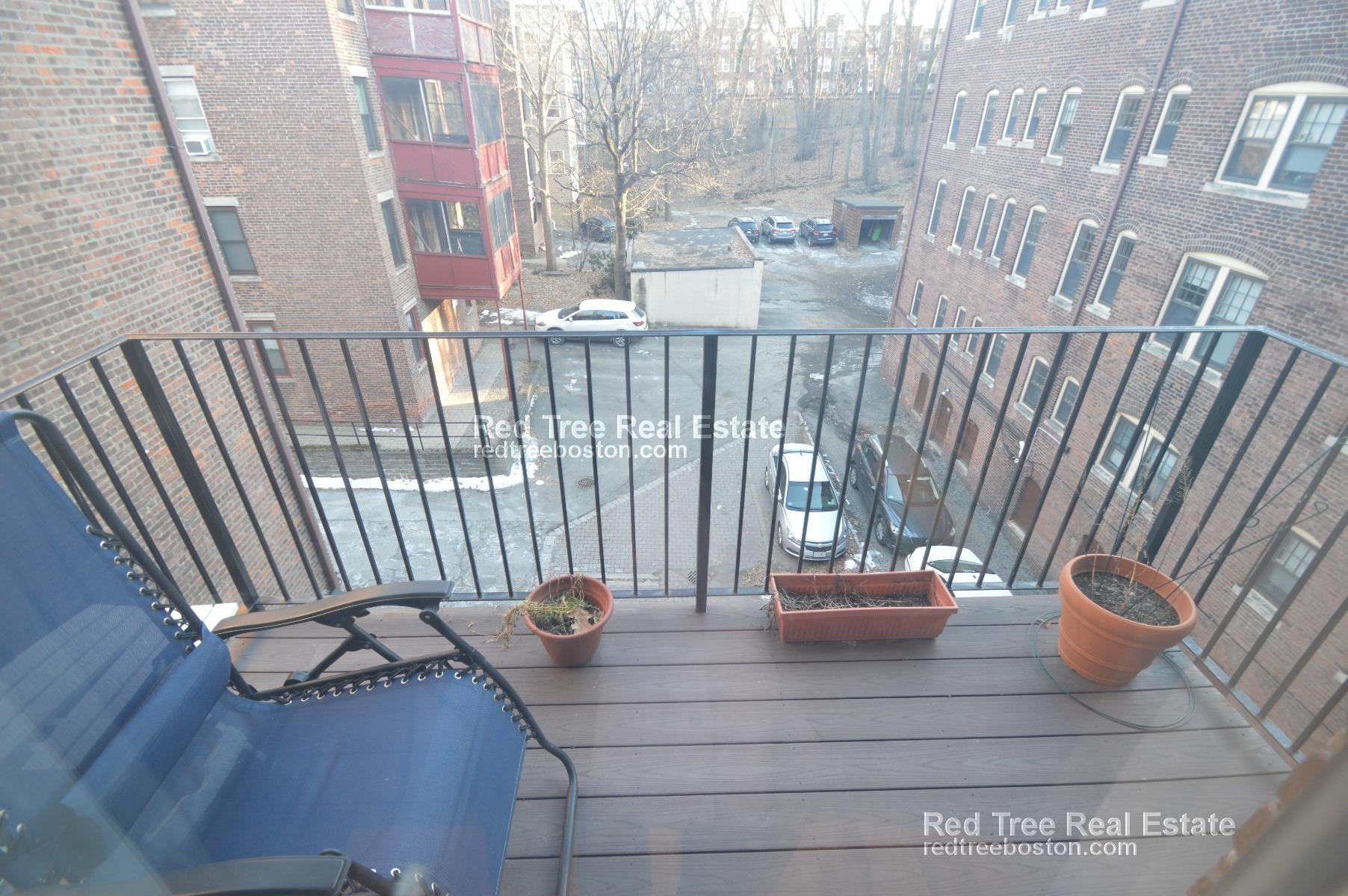 1203 Beacon St, Coolidge Corner