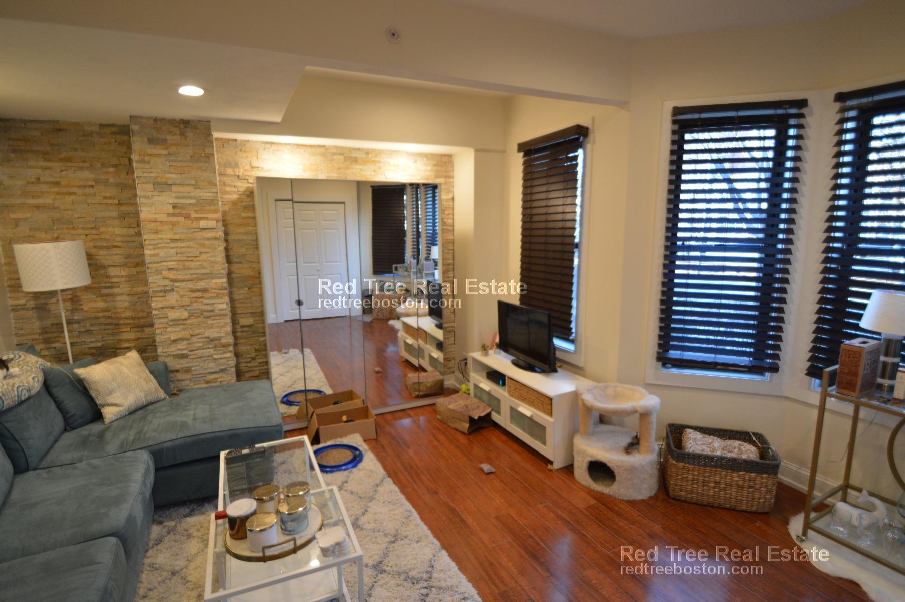 1203 Beacon St, Coolidge Corner