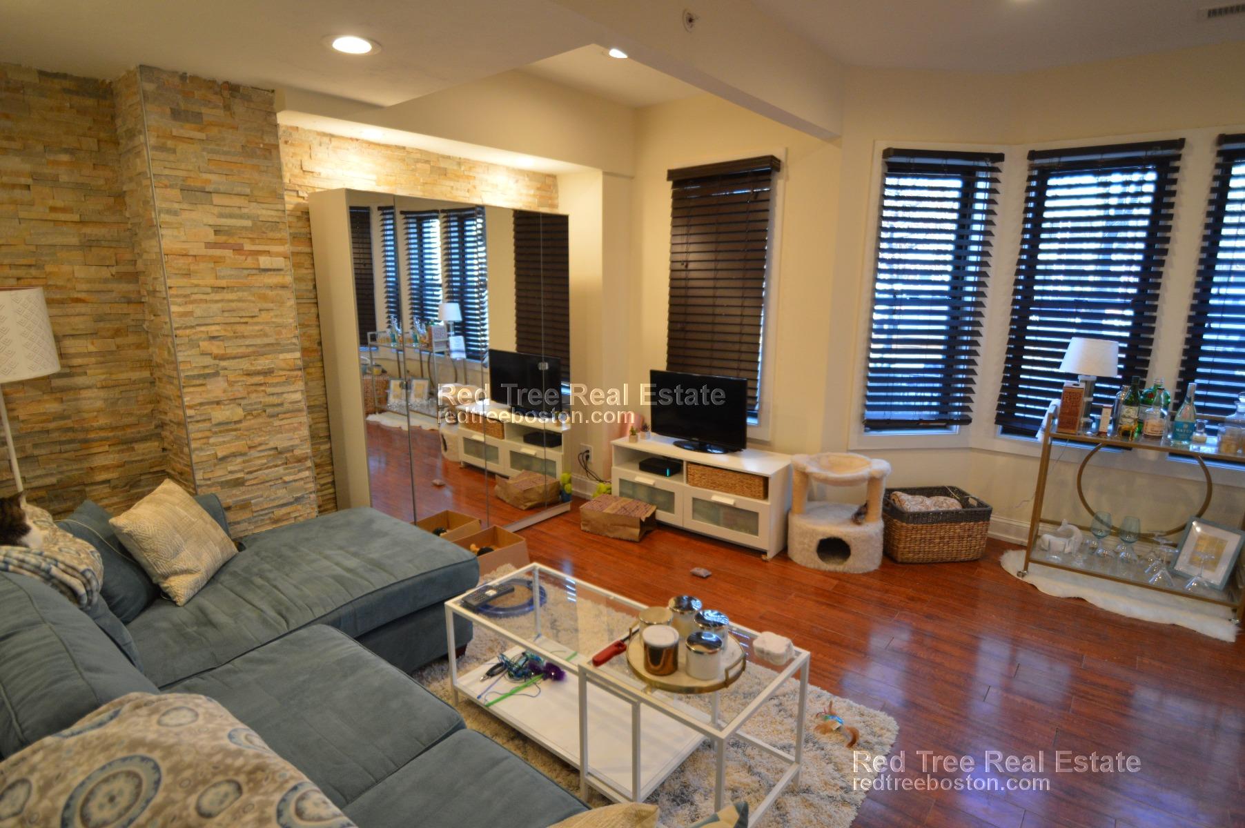 1203 Beacon St, Coolidge Corner