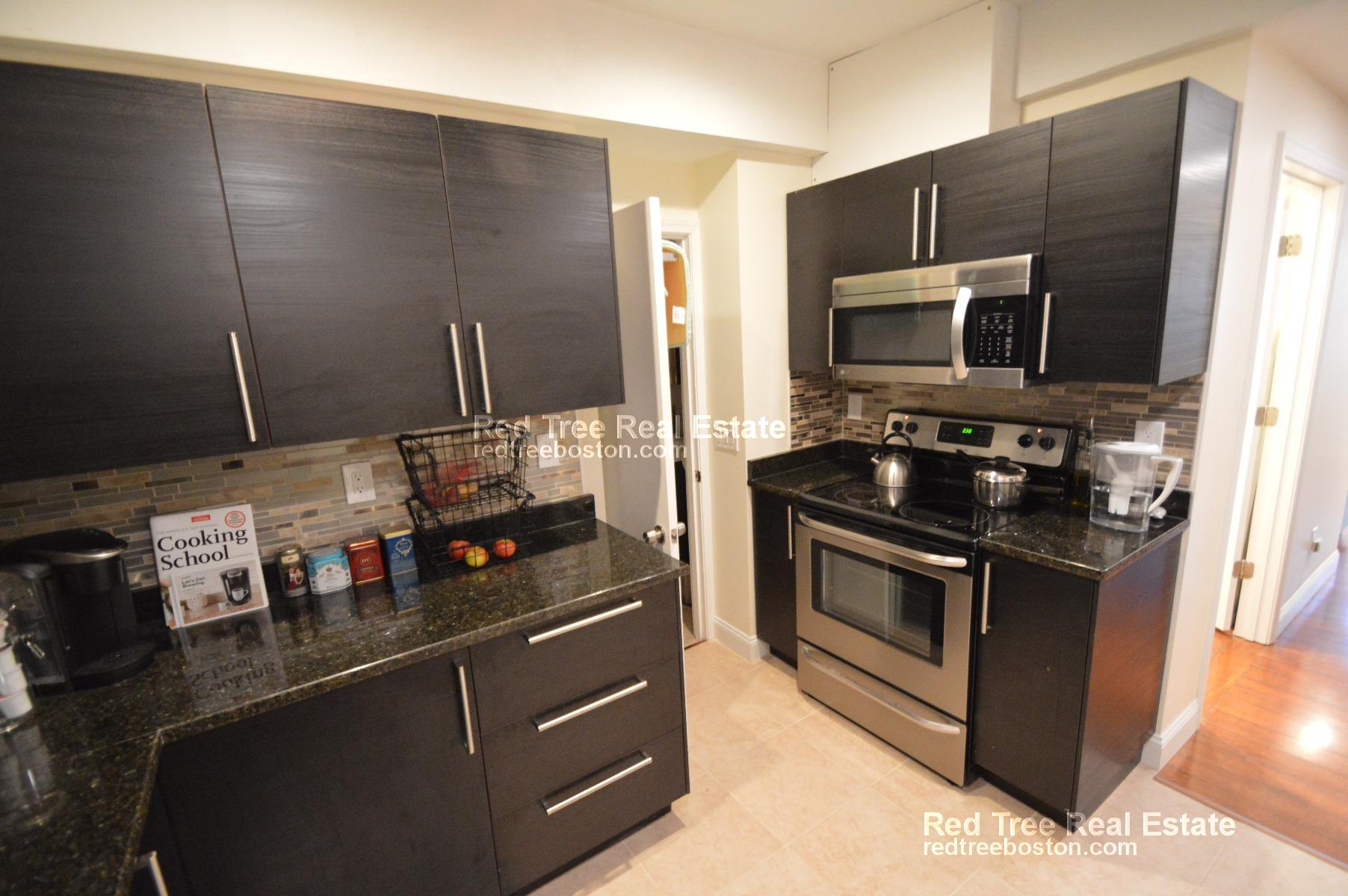 1203 Beacon St, Coolidge Corner