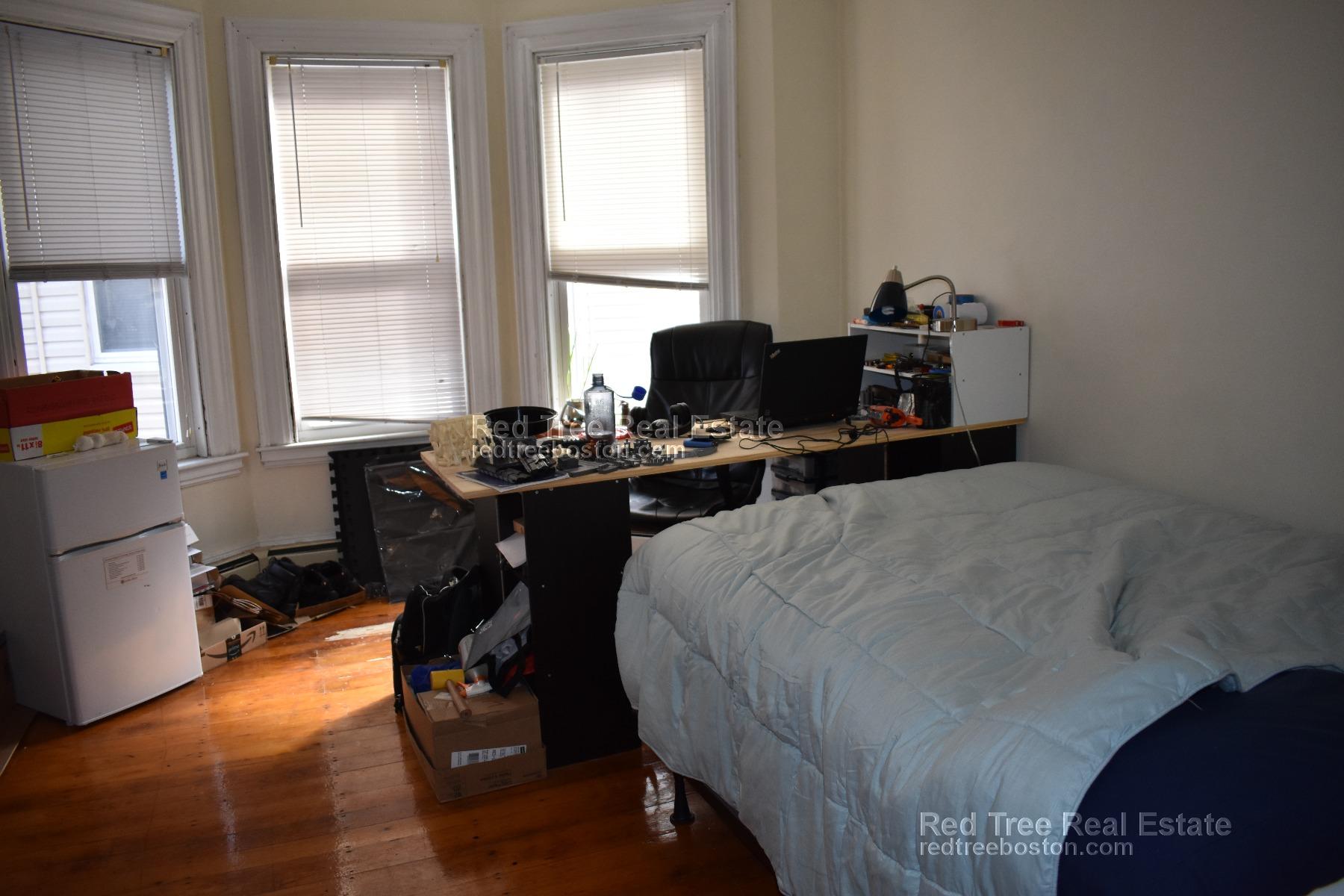 4 bed, 1 bath apartment for rent at 103 Calumet St Unit 3, Mission Hill — photo 7 of 17