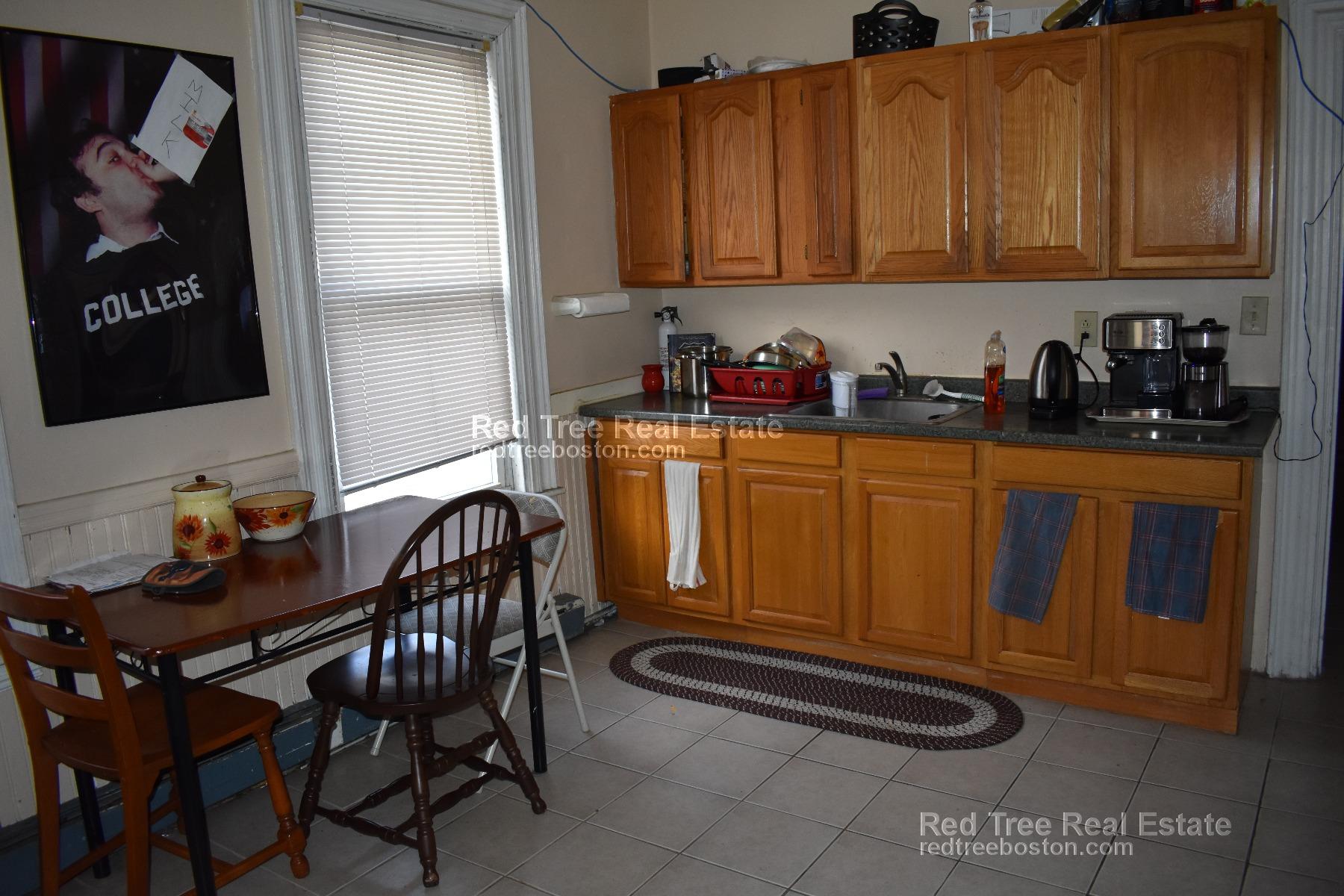 4 bed, 1 bath apartment for rent at 103 Calumet St Unit 3, Mission Hill — photo 3 of 17