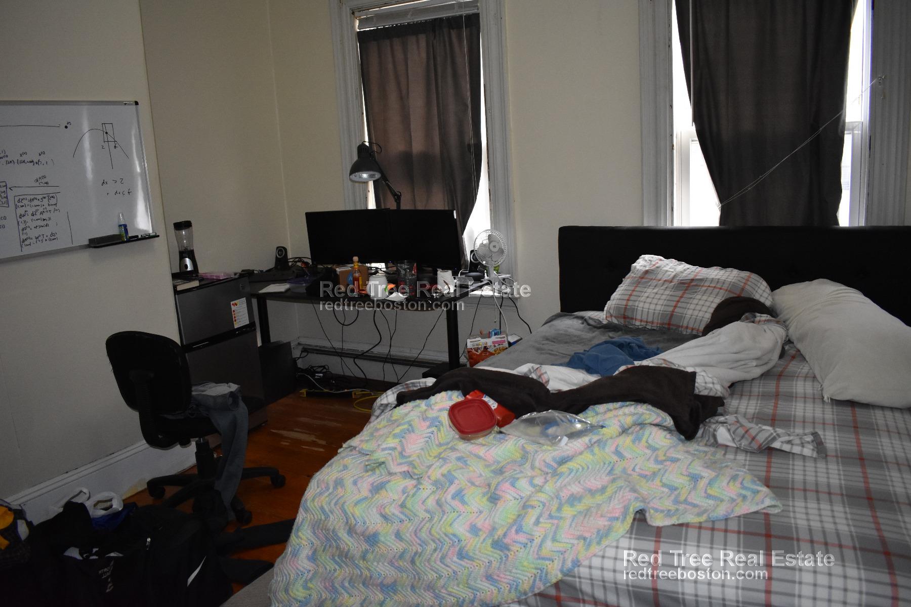 4 bed, 1 bath apartment for rent at 103 Calumet St Unit 3, Mission Hill — photo 9 of 17