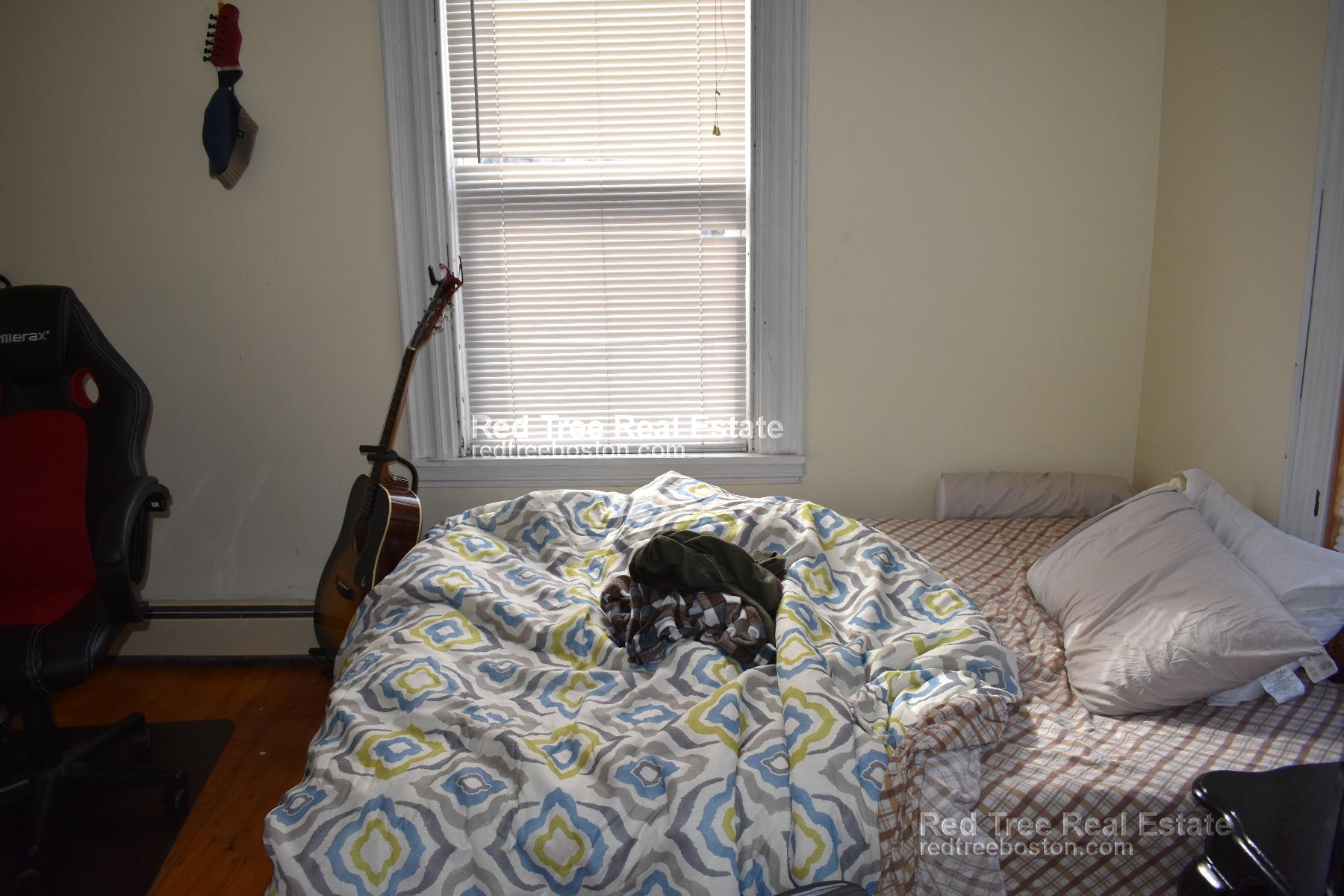 4 bed, 1 bath apartment for rent at 103 Calumet St Unit 3, Mission Hill — photo 8 of 17