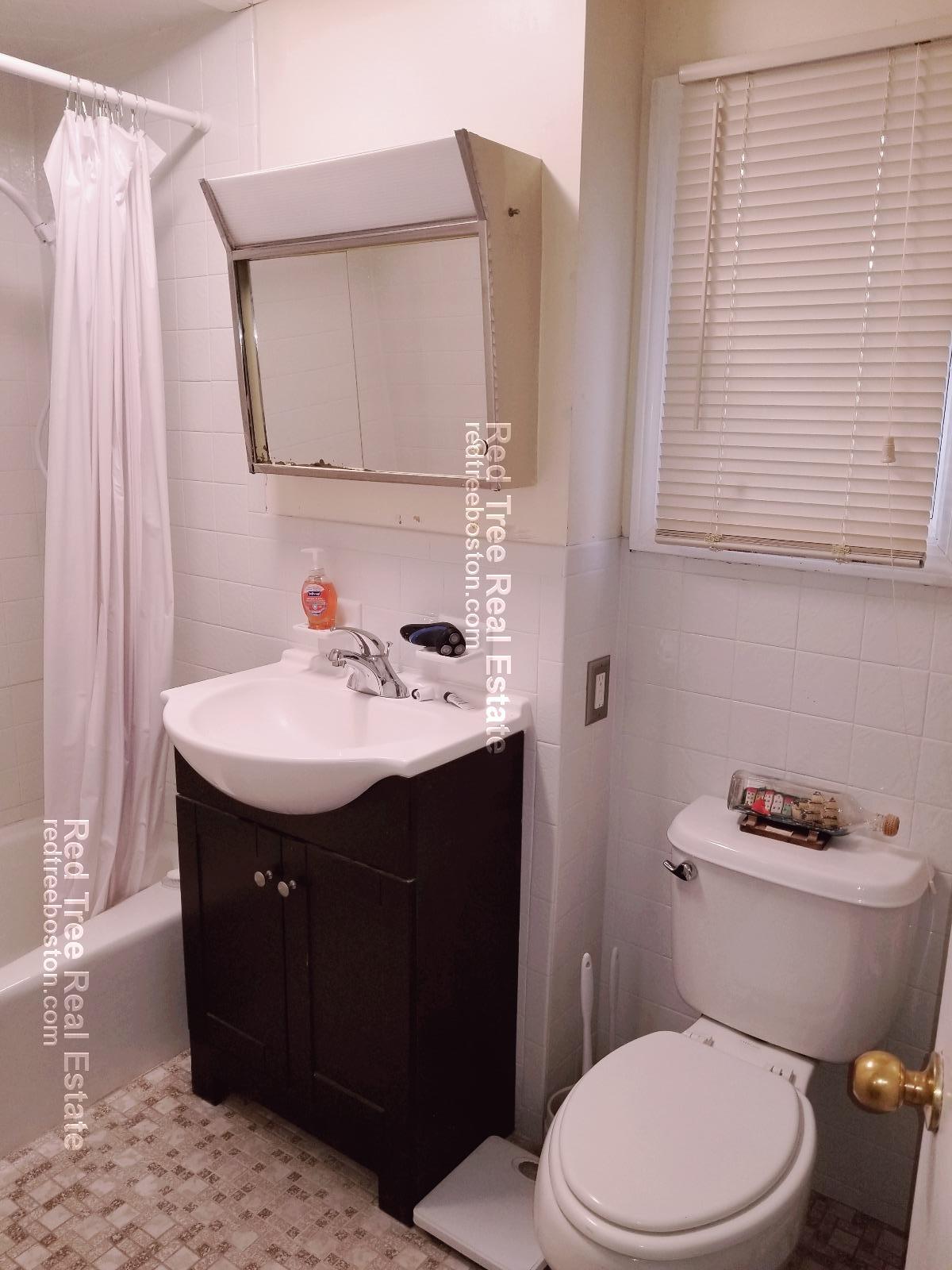 2 bed, 1 bath apartment for rent at 45 Crescent Ave Unit 1, Chelsea — photo 5 of 8