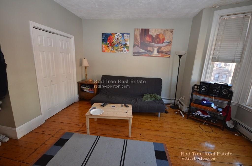 3 bed, 1 bath apartment for rent at 44 Delle Ave Unit 2, Mission Hill — photo 3 of 6