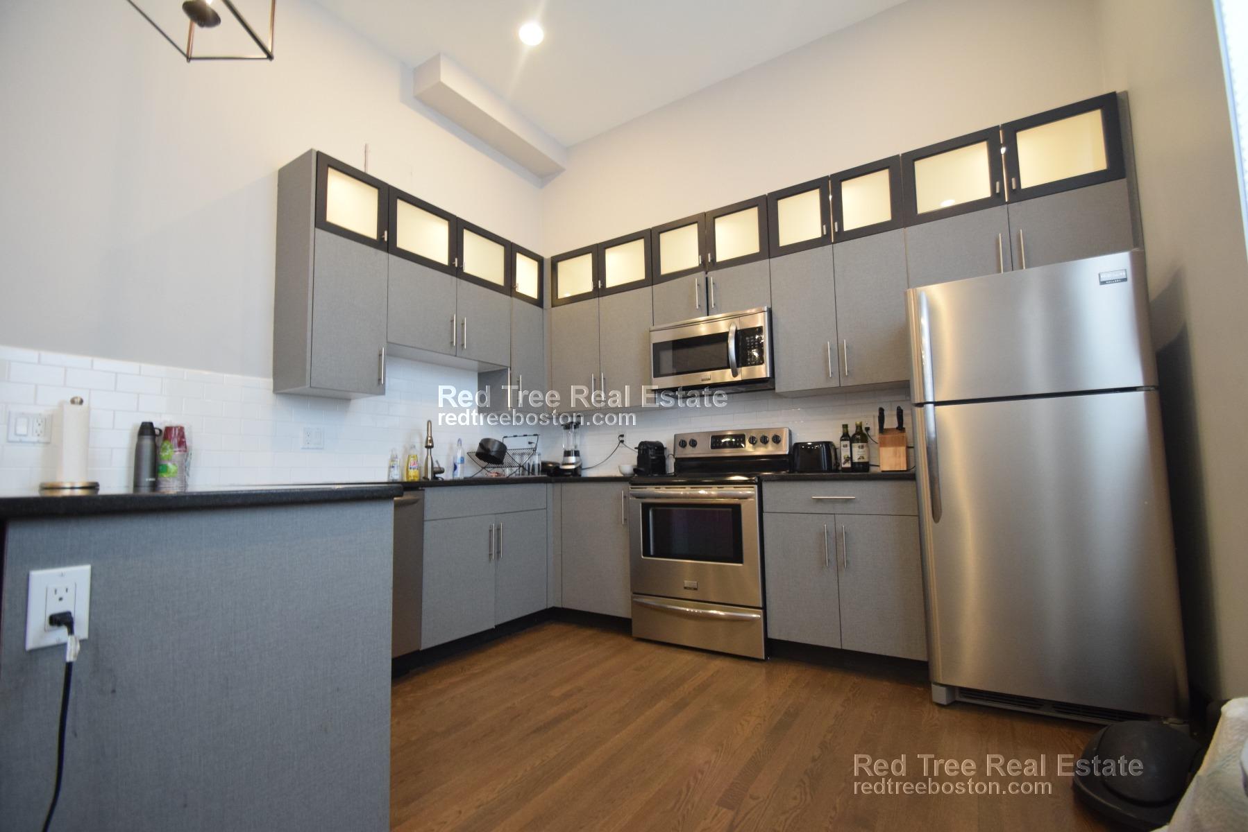 2 bed, 1 bath apartment for rent at 444 Western Ave Unit 1F, Brighton — photo 3 of 40
