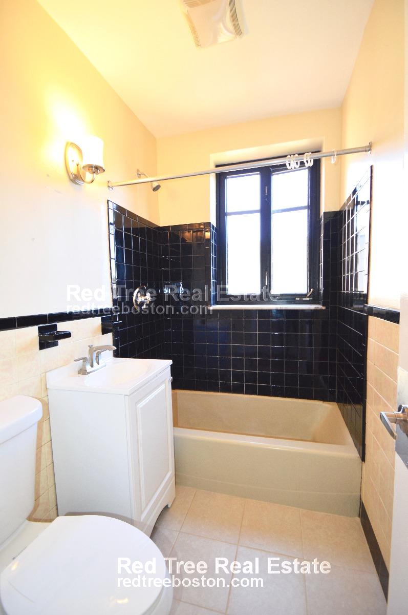 65 Strathmore Rd, Brighton