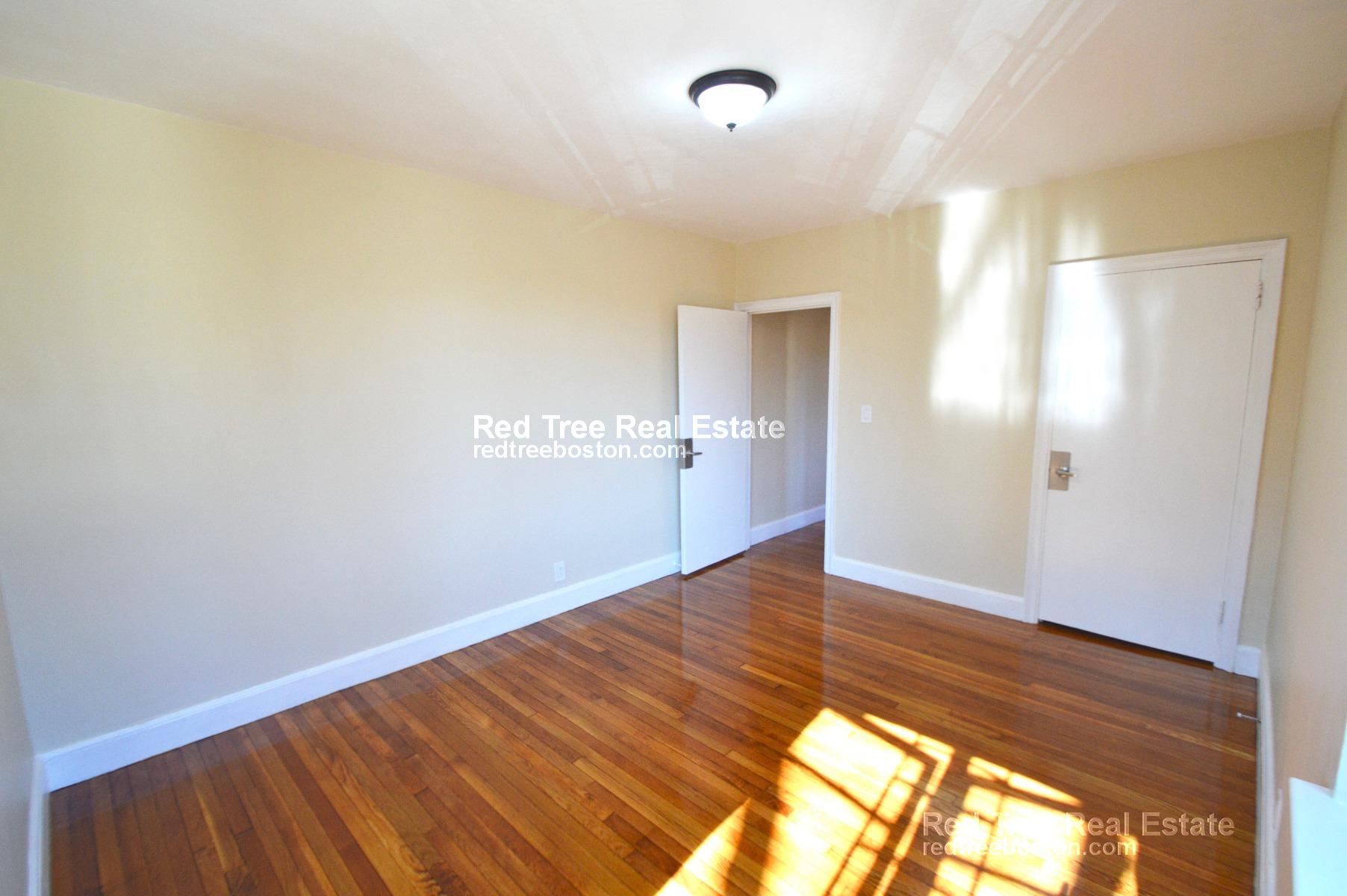 65 Strathmore Rd, Brighton