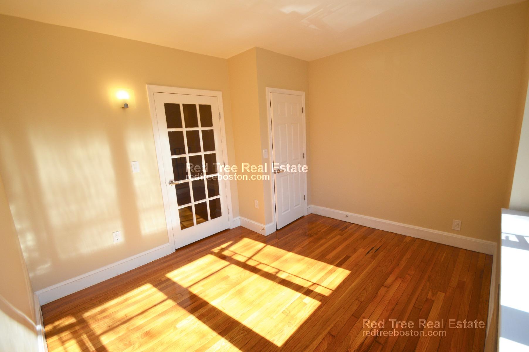 65 Strathmore Rd, Brighton