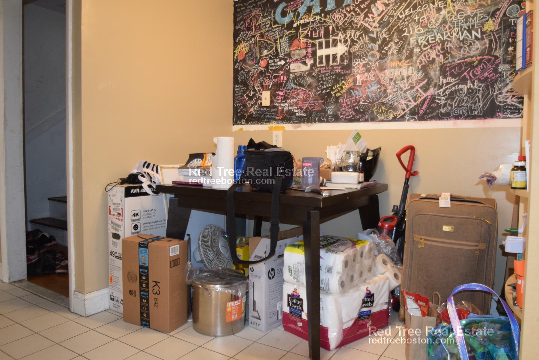 216 Freeman St, Longwood