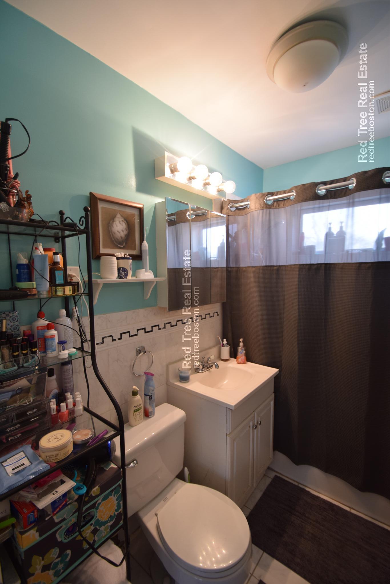 416 Baker St, West Roxbury