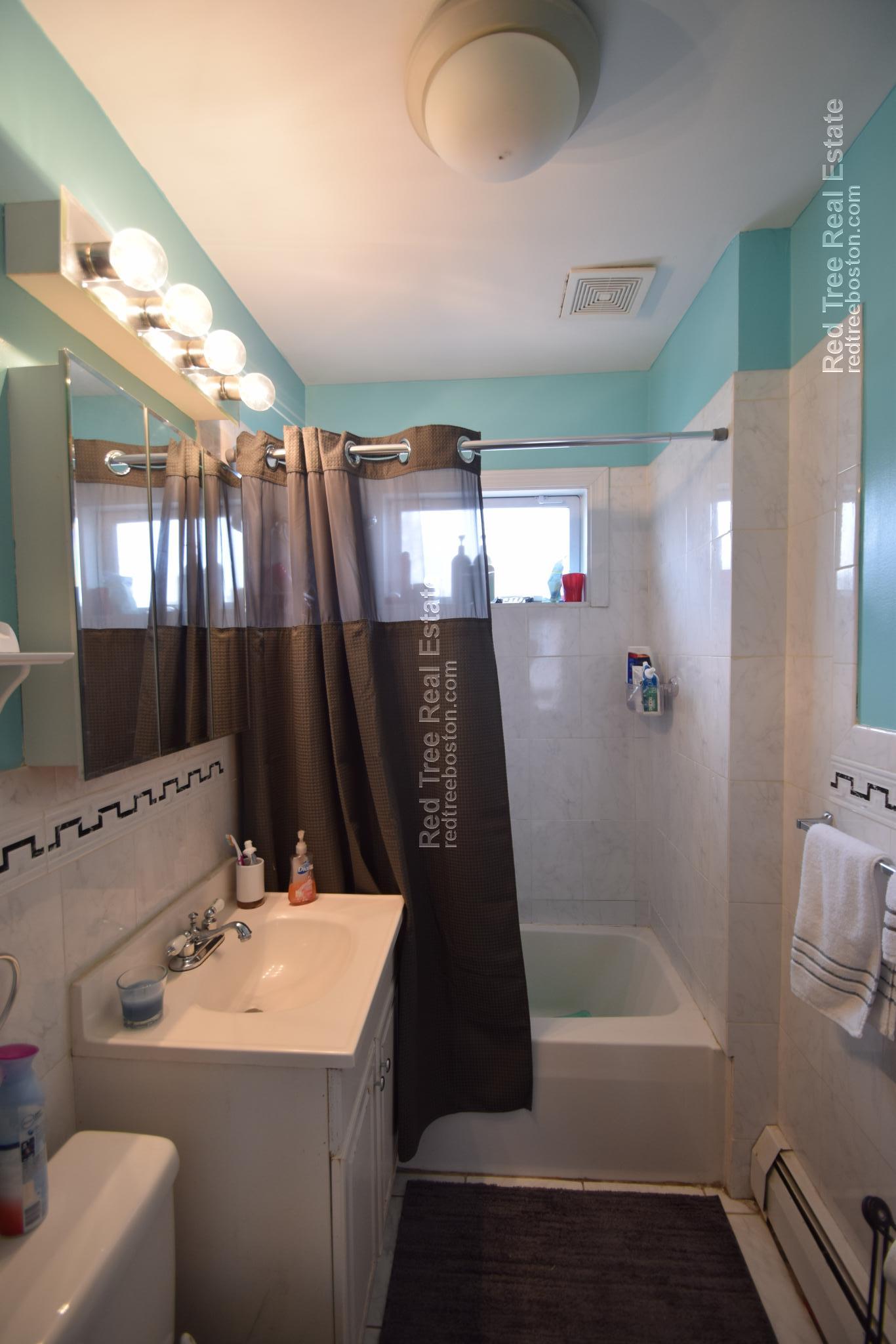 416 Baker St, West Roxbury