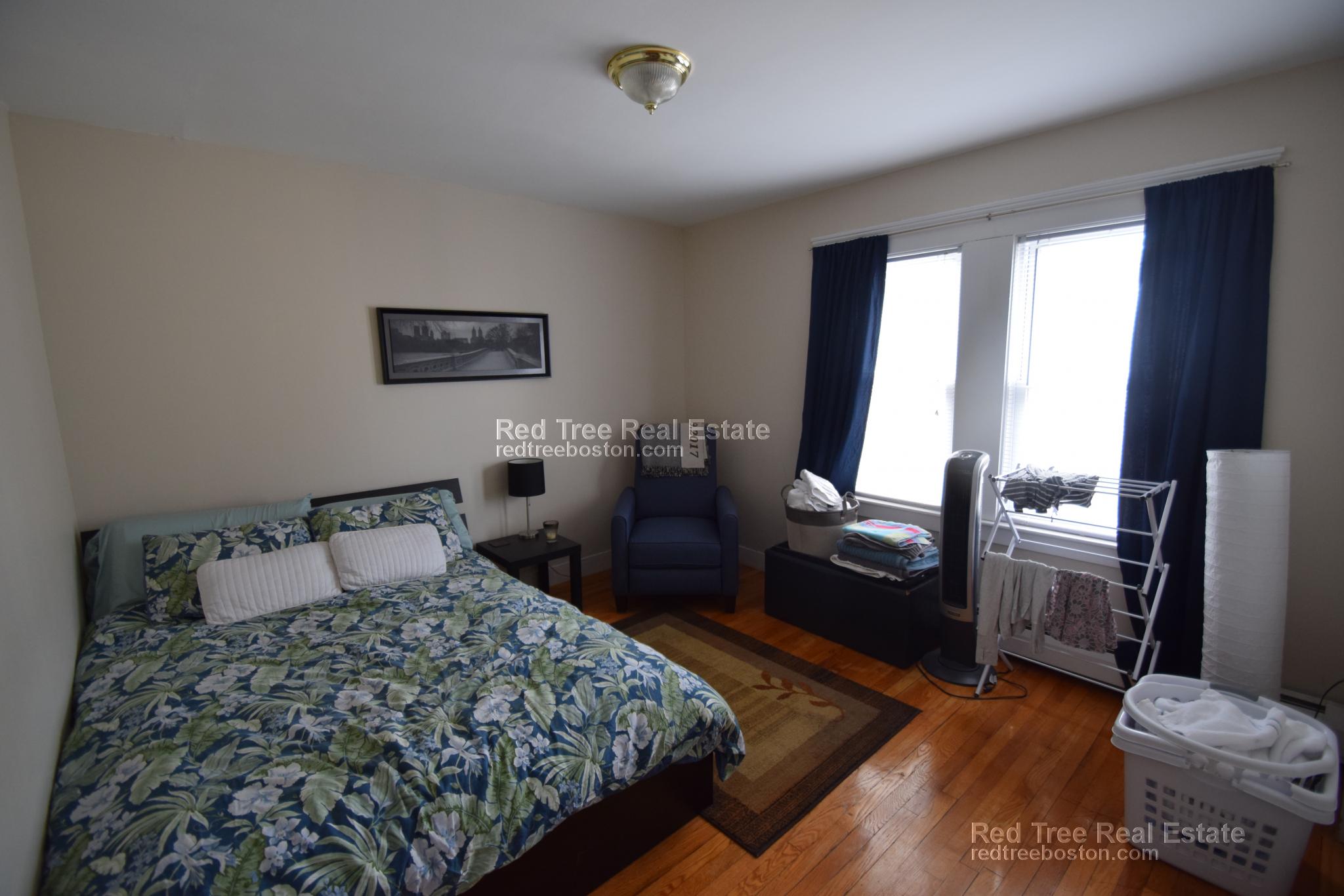 416 Baker St, West Roxbury