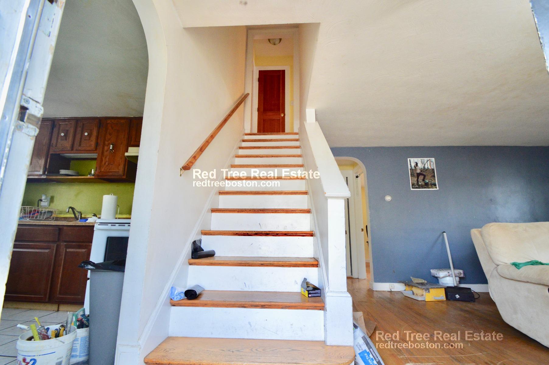 4 bed, 2 bath apartment for rent at 8 Gill Rd Unit 1, Watertown — photo 2 of 11
